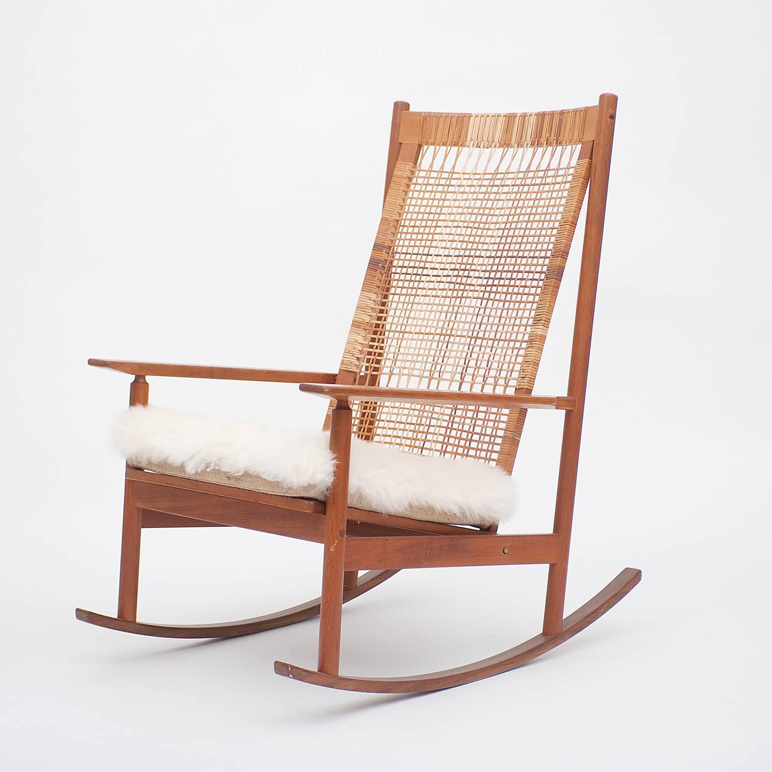 Shaker Pair of Hans Olsen Rocking Chairs