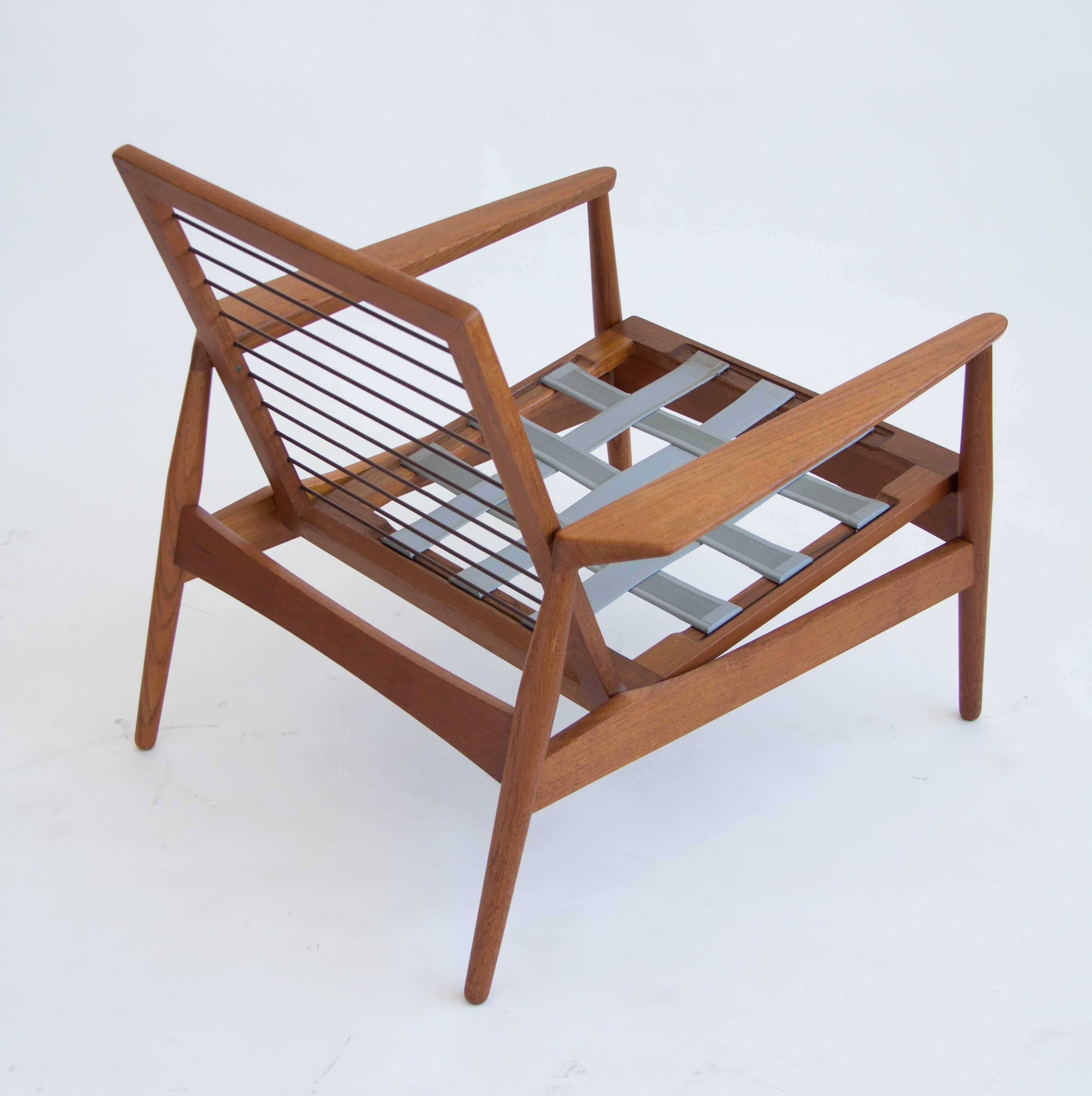 Pair of Danish Teak Lounge Chairs 3