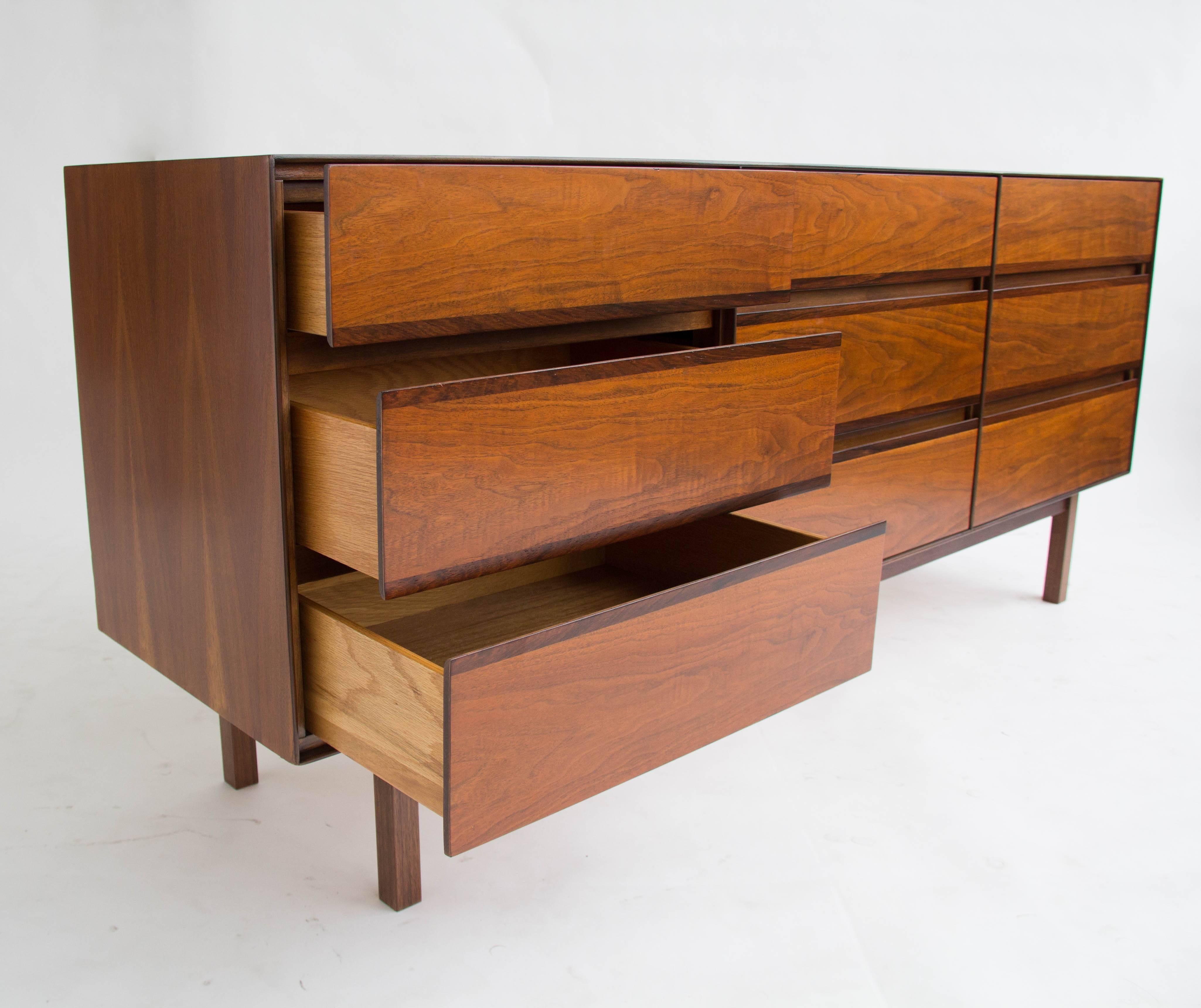Walnut and Rosewood Dresser by H. Paul Browning for Stanley Furniture Co In Excellent Condition In Los Angeles, CA