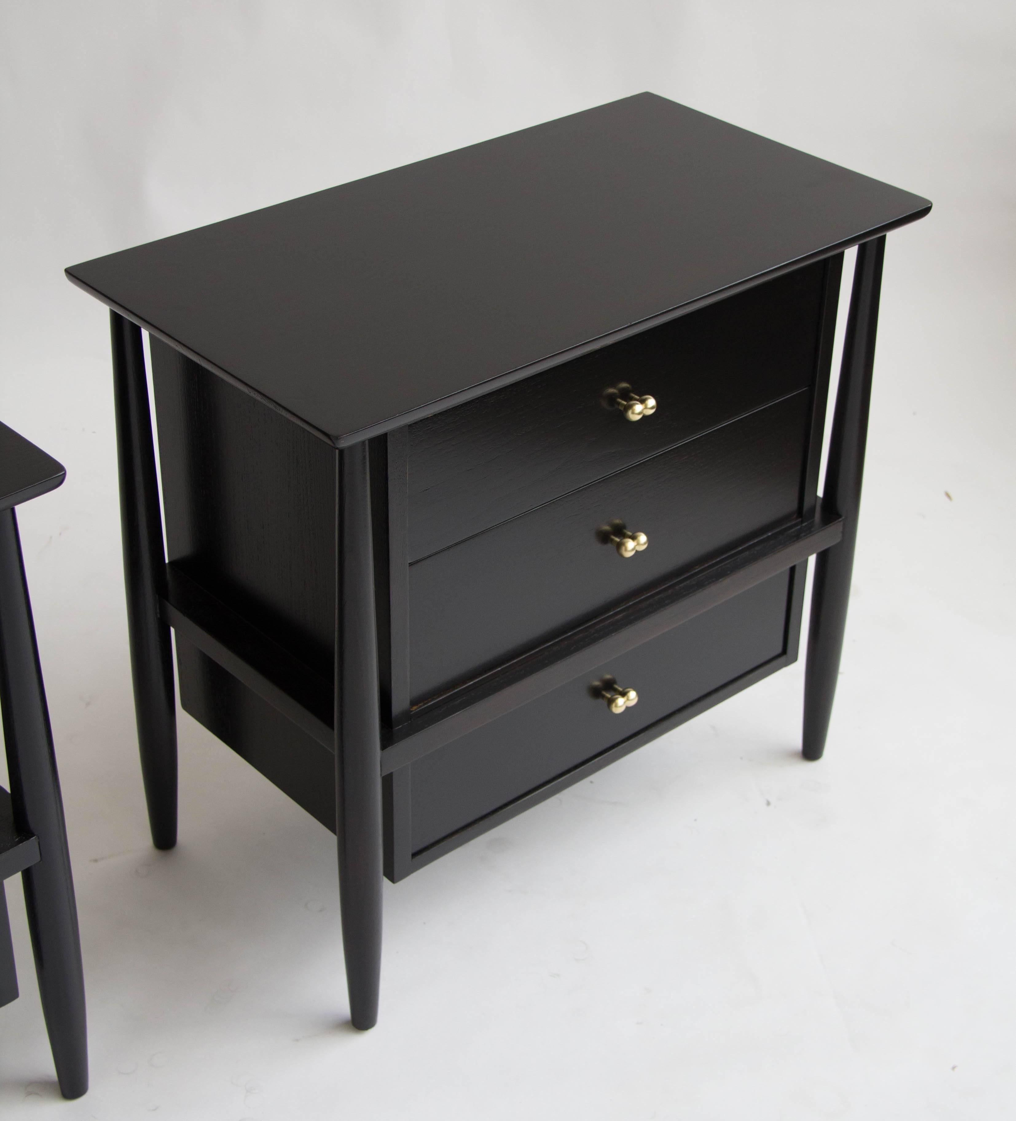 Pair of Ebonized Nightstands with Brass Details by John Stuart for Mt Airy In Excellent Condition In Los Angeles, CA