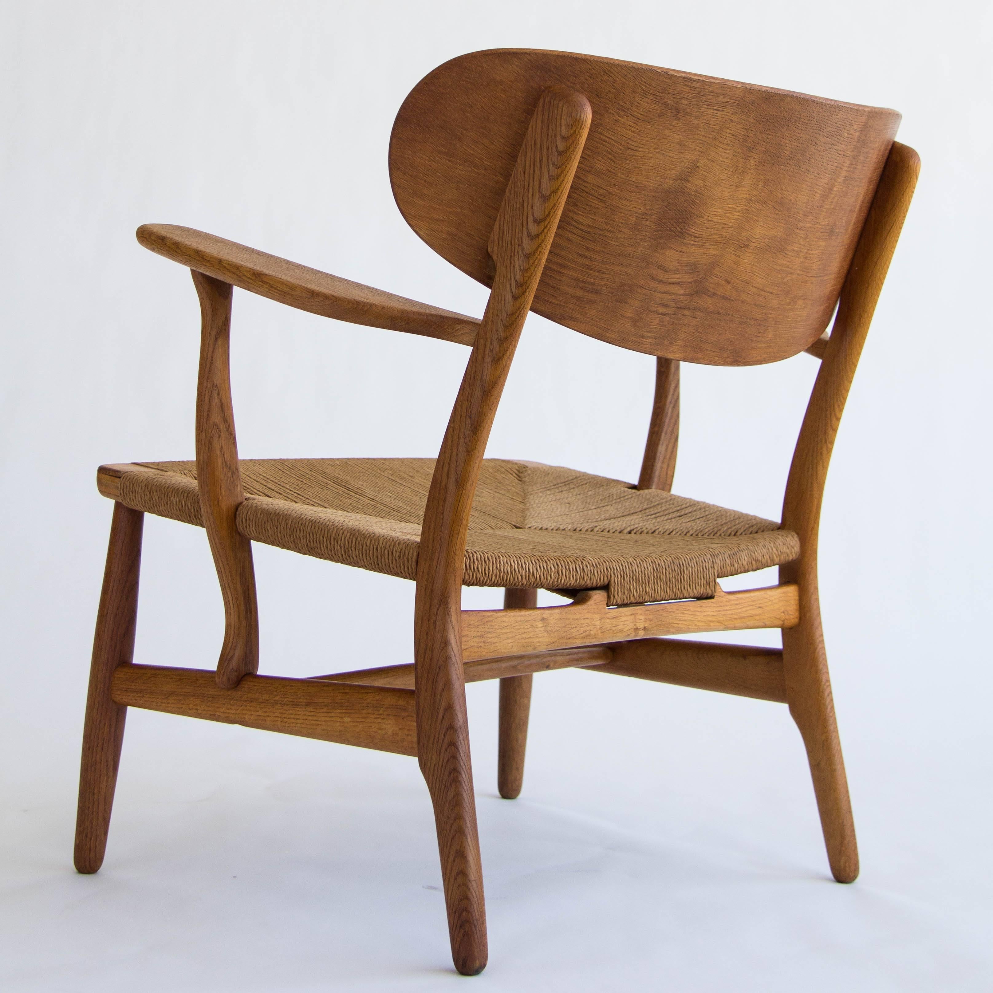 Hans Wegner CH22 Lounge Chair for Carl Hansen & Søn In Excellent Condition In Los Angeles, CA
