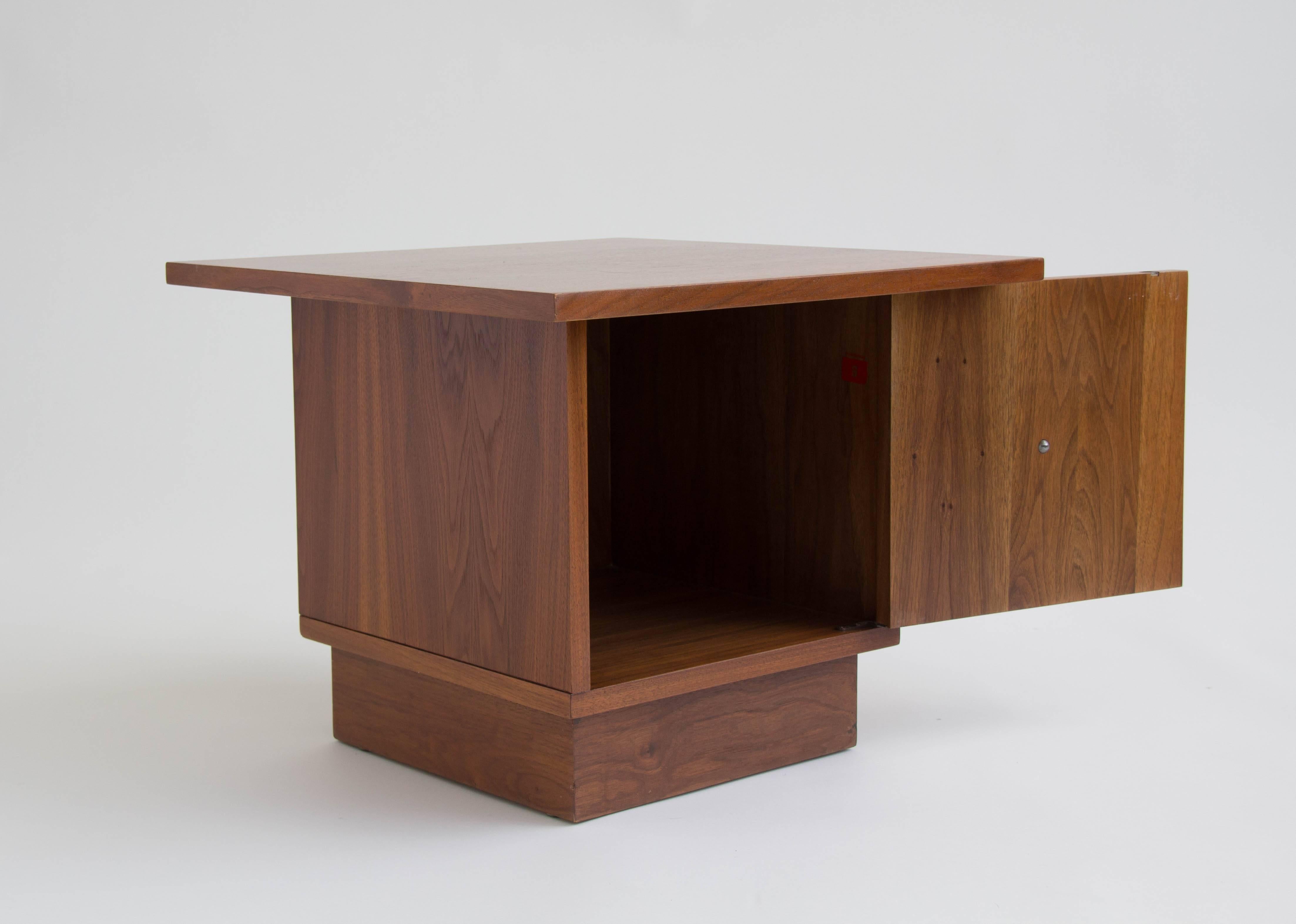 Walnut Pair of Brown Saltman Nightstands