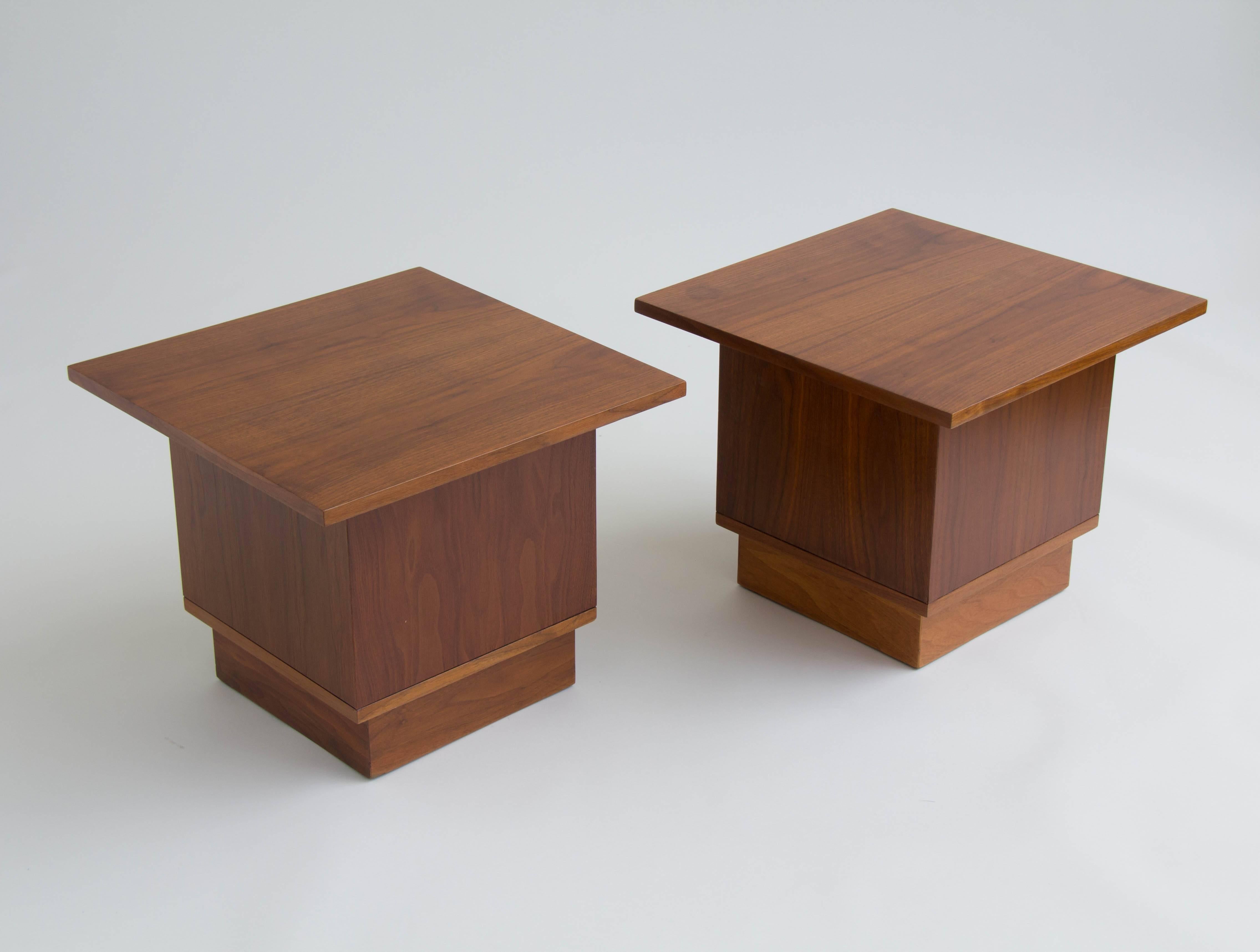 Mid-20th Century Pair of Brown Saltman Nightstands