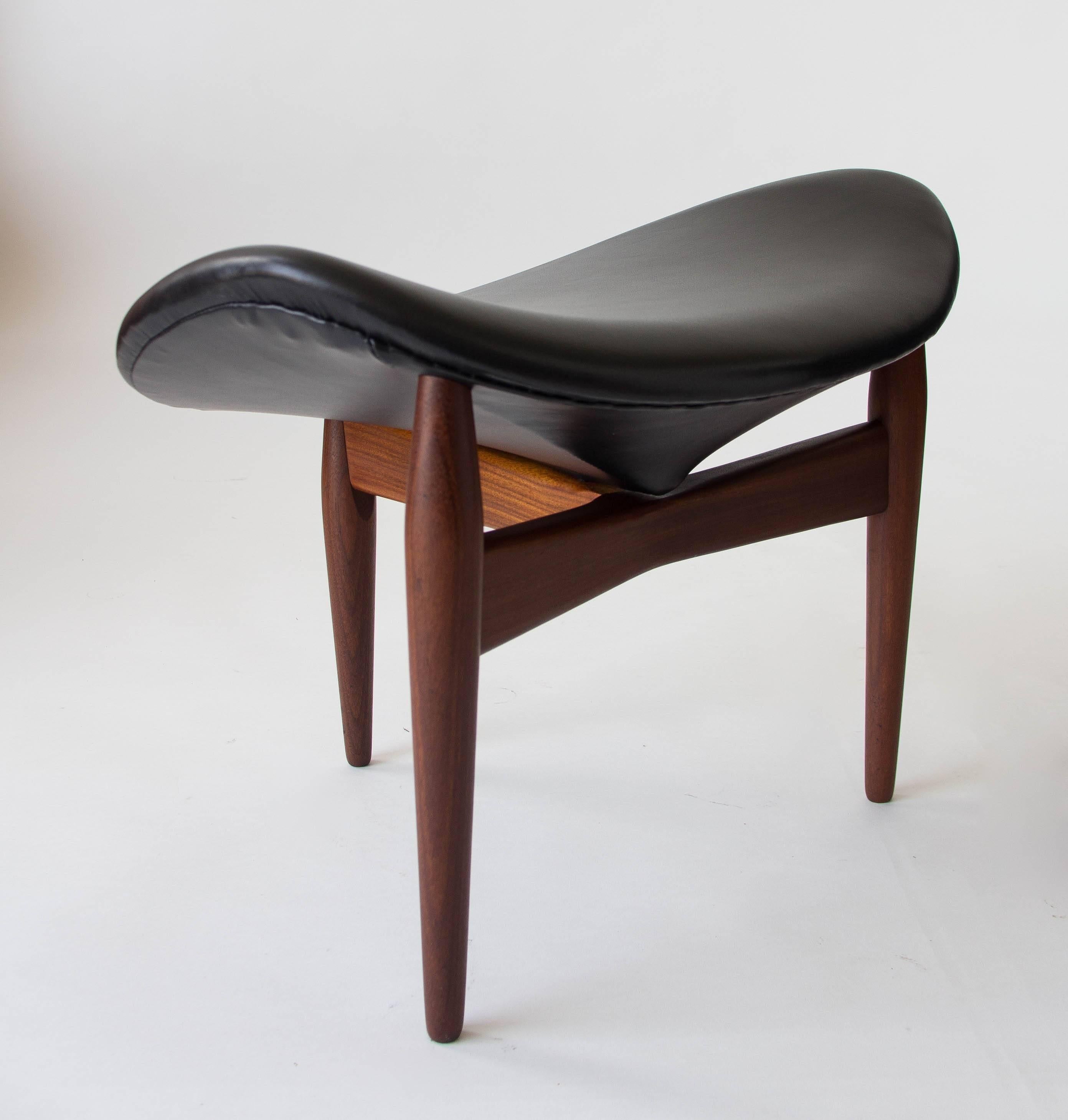 H.W. Klein Leather Reclining Lounge with Ottoman 3