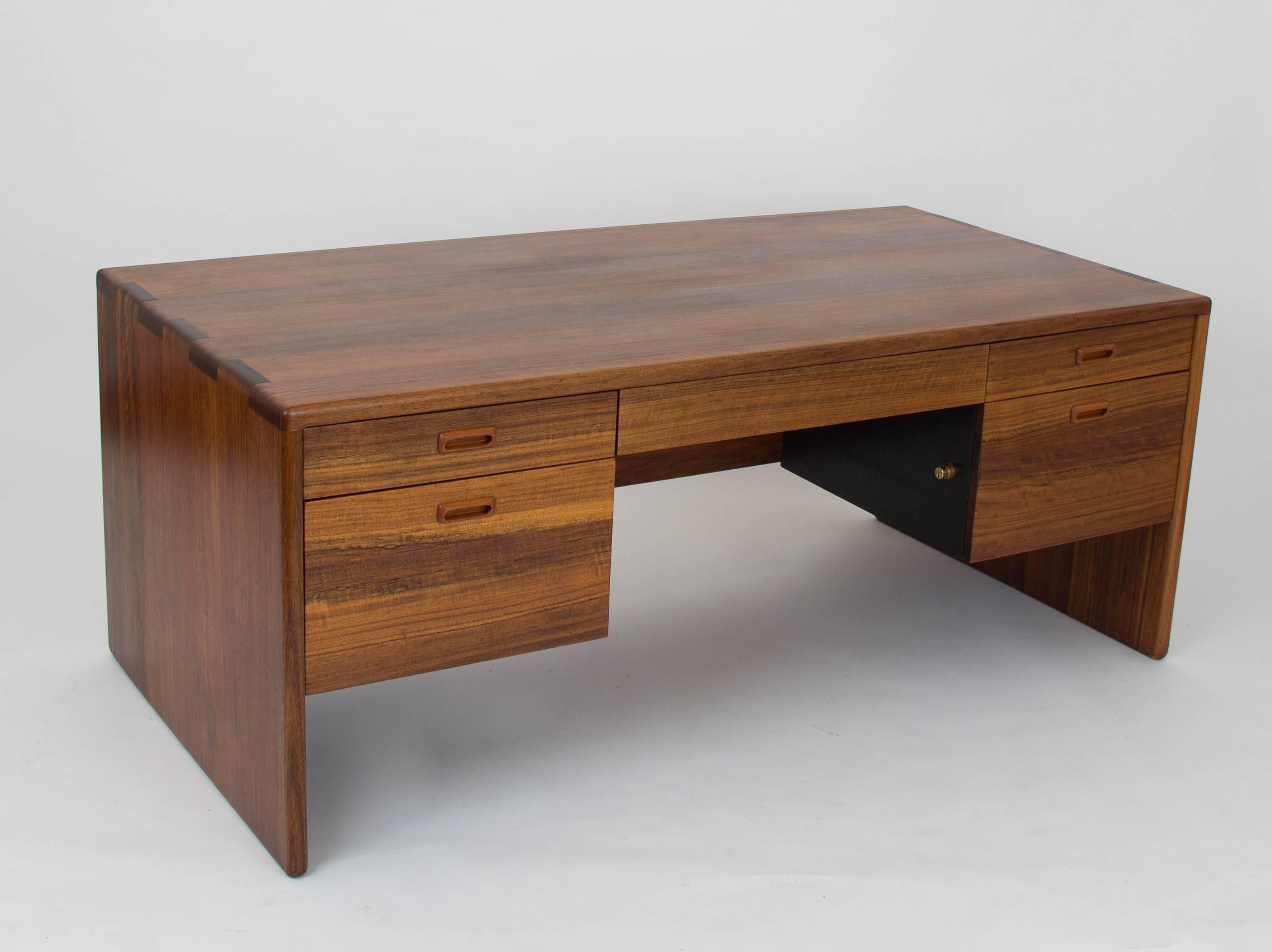 Mid-Century Modern Gerald McCabe California-Designed Executive Desk for Erin Furniture
