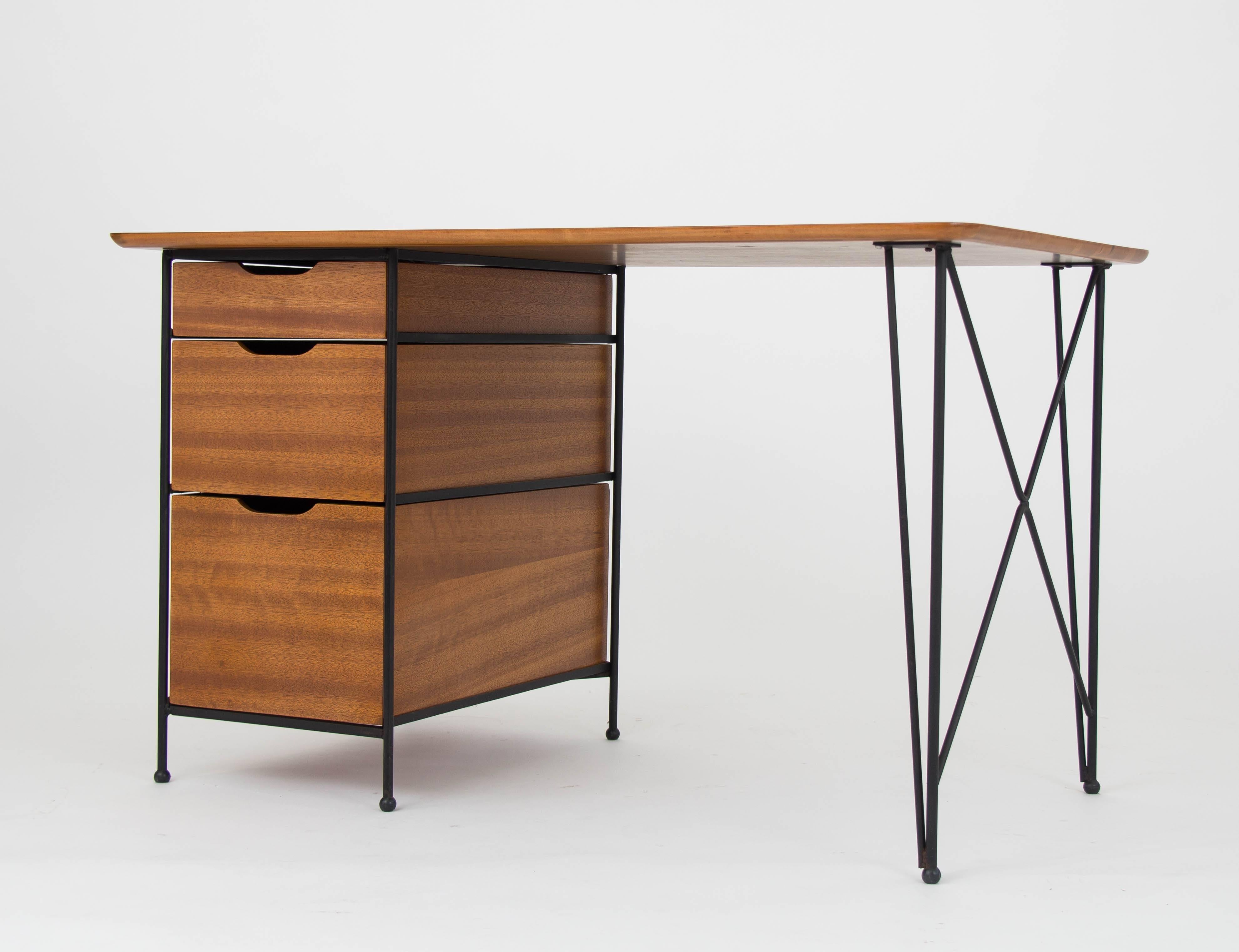Modernist Desk in Mahogany and Enameled Steel by Vista of California In Excellent Condition In Los Angeles, CA