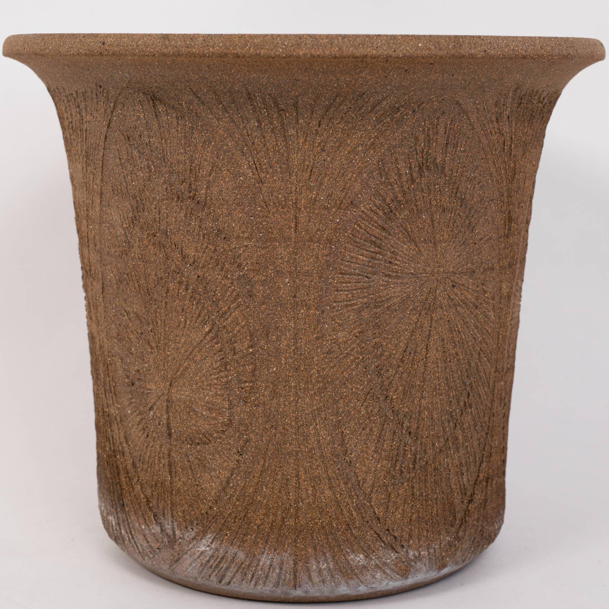 Robert Maxwell Incised Studio Pottery Planter with Flared Lip In Excellent Condition In Los Angeles, CA