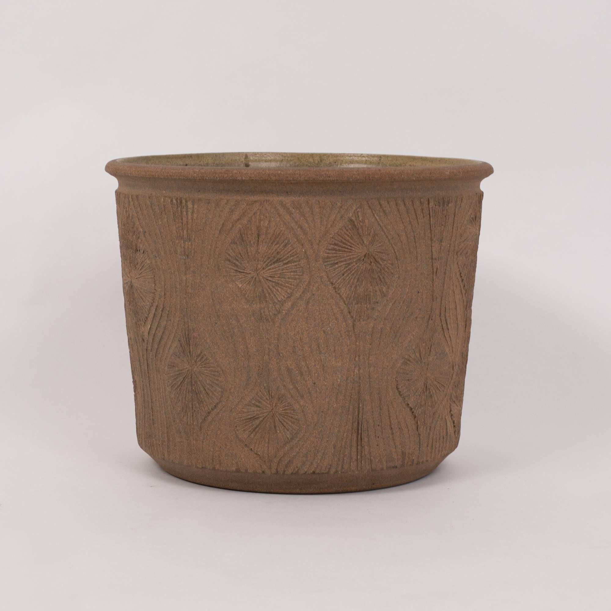 American Robert Maxwell Studio Pottery Planter with Incised “Teardrop Sunburst” Detail