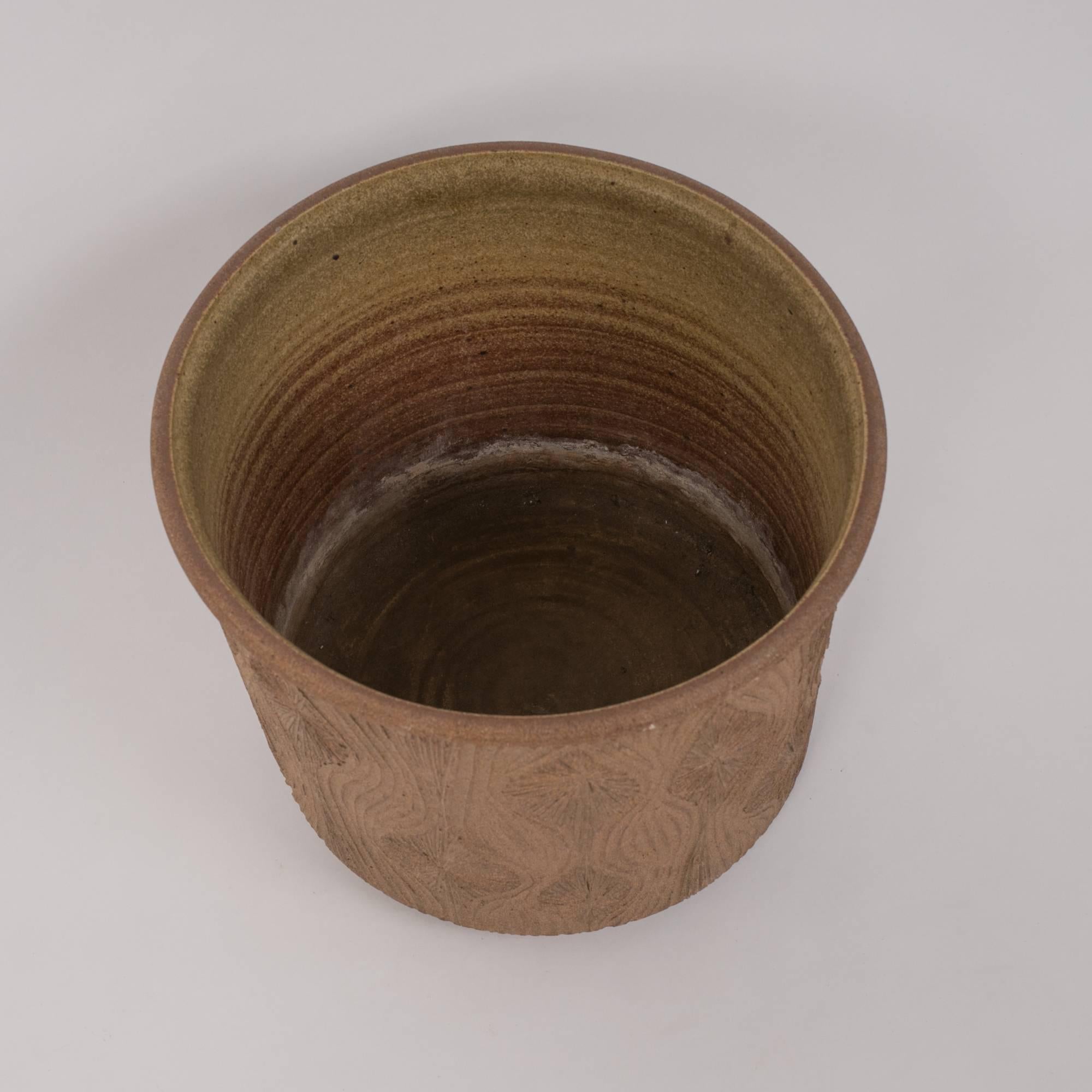 20th Century Robert Maxwell Studio Pottery Planter with Incised “Teardrop Sunburst” Detail