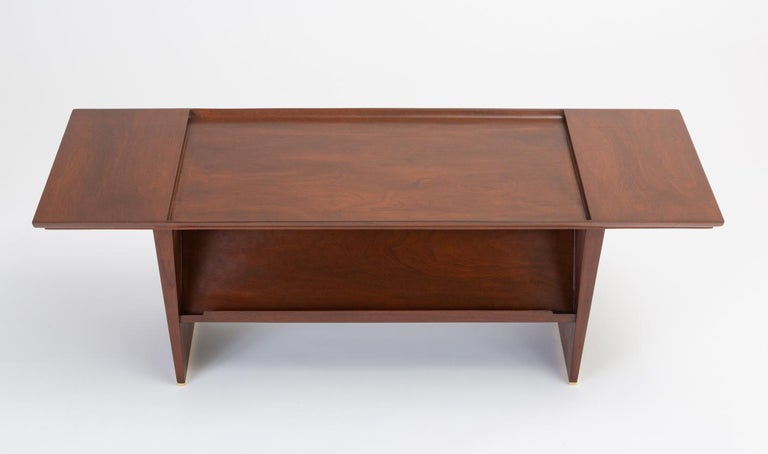 Coffee Table With Display Shelf By Edward Wormley For Dunbar 20th Century Coffee Table With Display Shelf By Edward Wormley For Dunbar