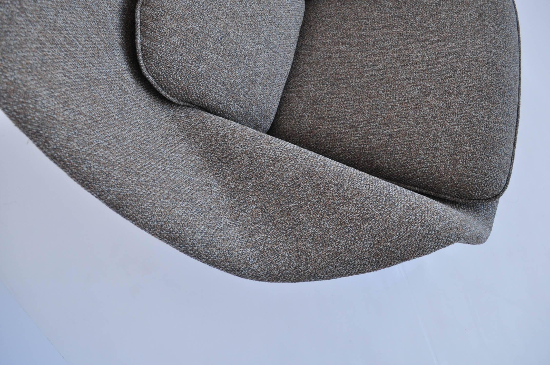Mid-20th Century Early Restored Womb Chair by Eero Saarinen for Knoll