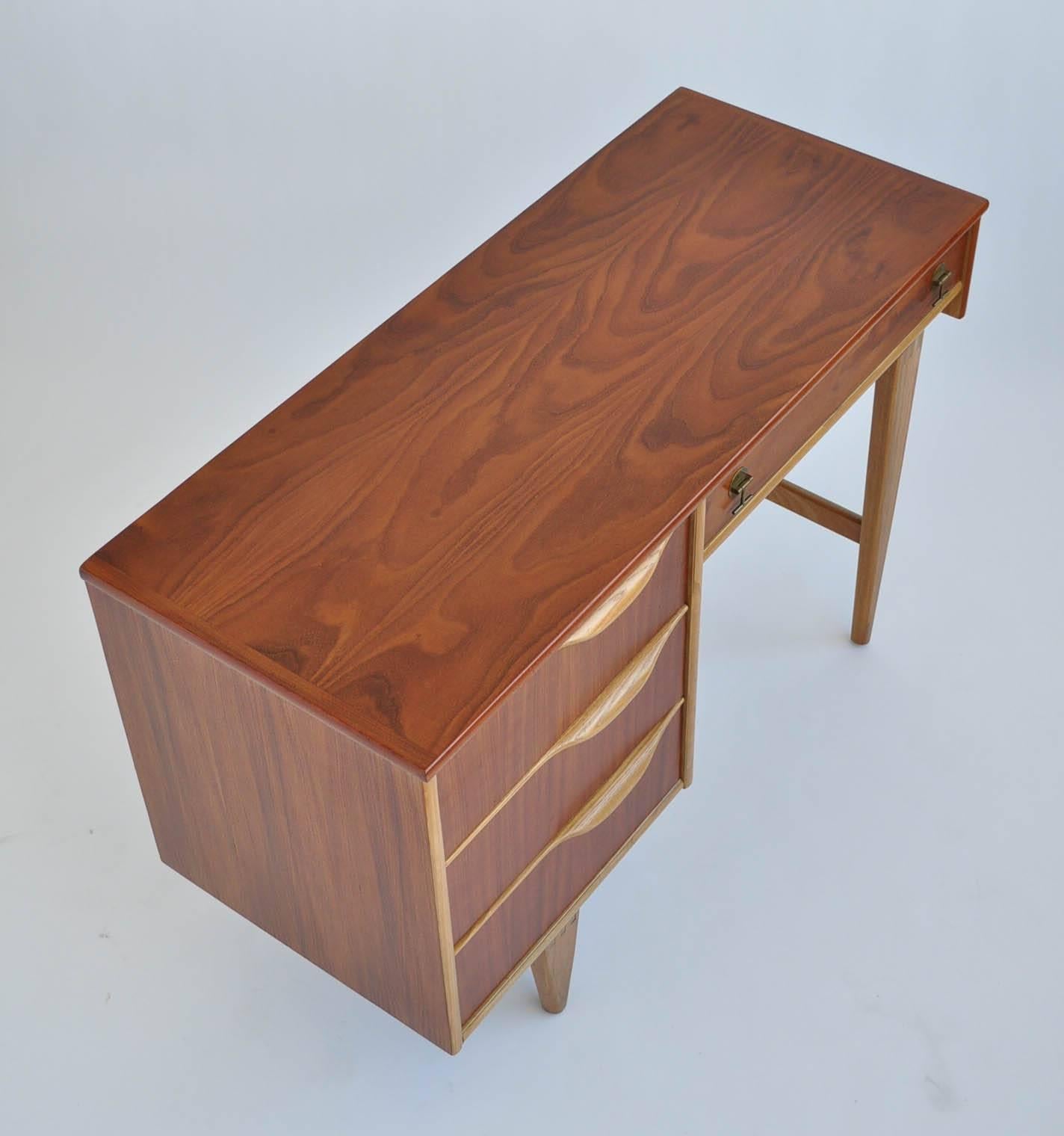 stanley writing desk