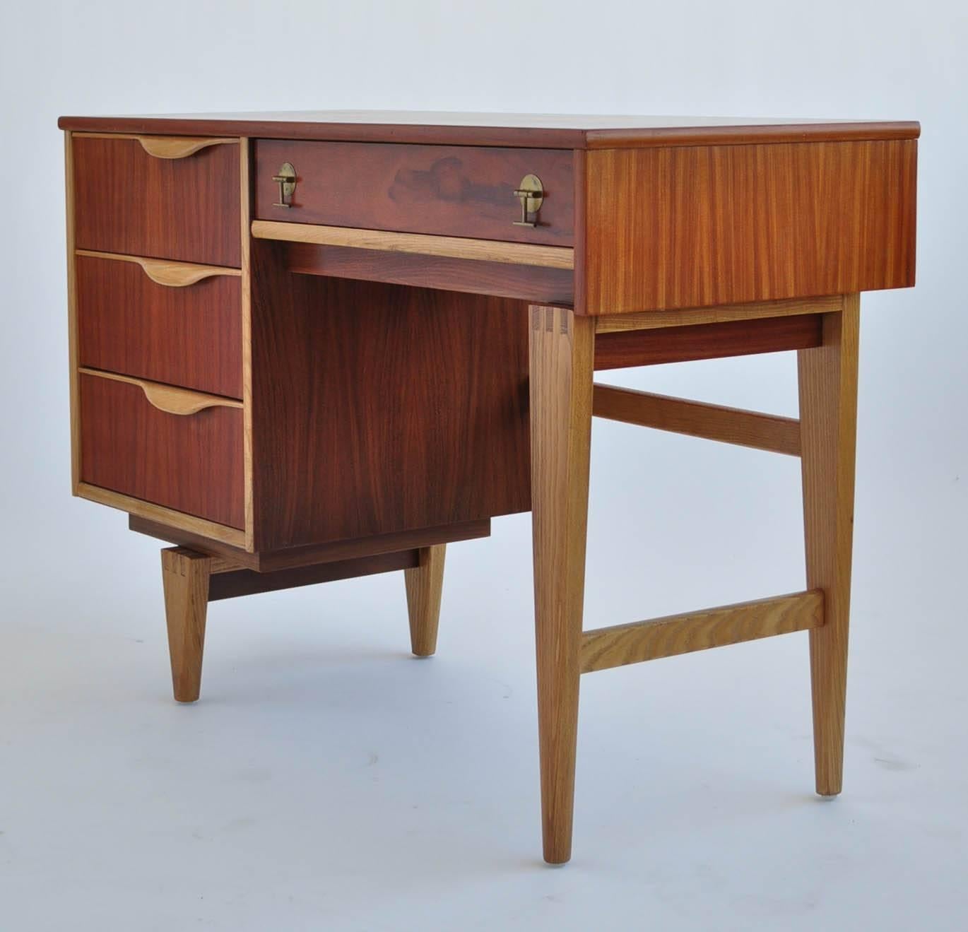 distinctive furniture by stanley desk