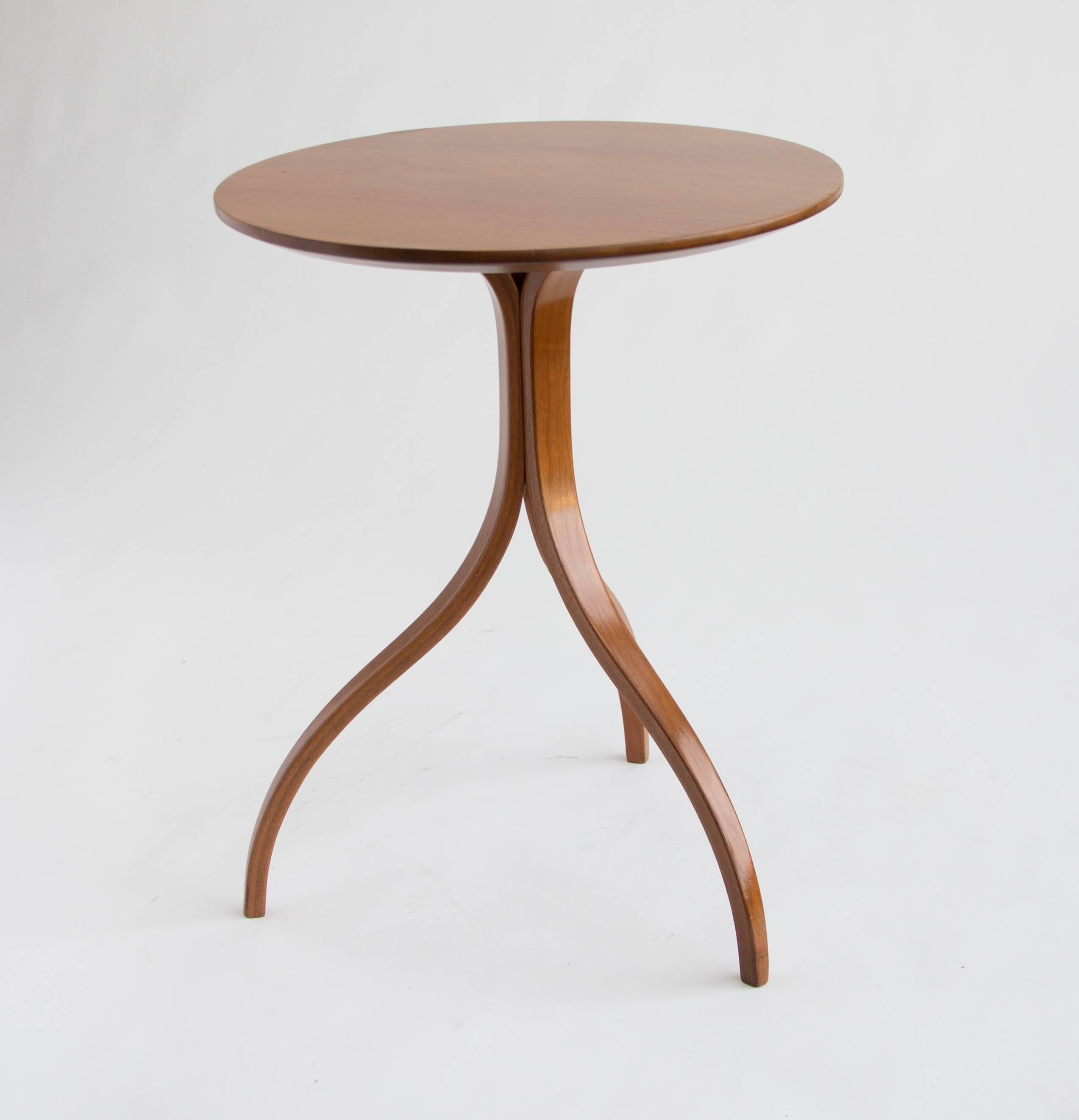 Unknown Spider Leg Round Side Table