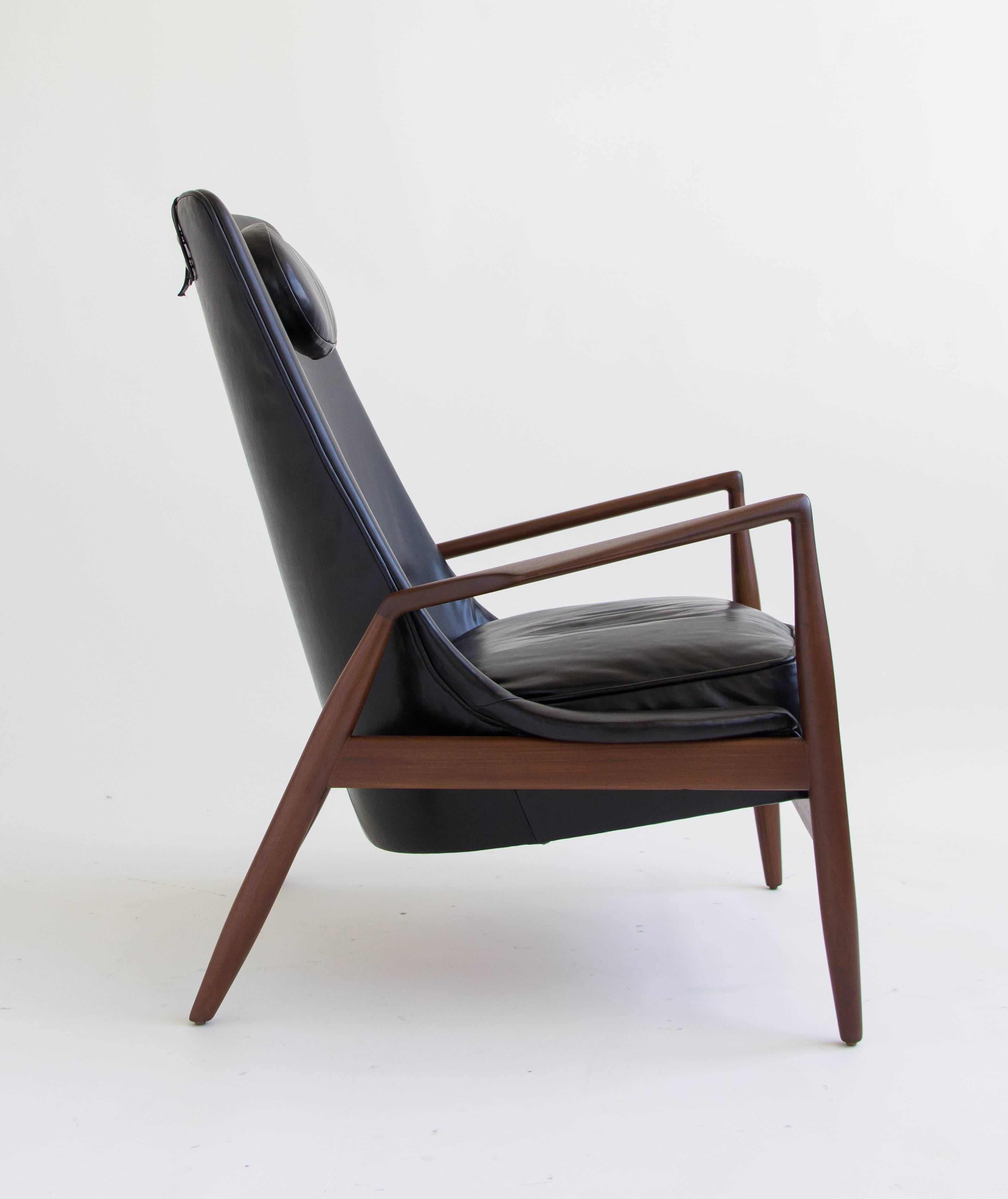Scandinavian Modern Ib Kofod-Larsen Seal Chair