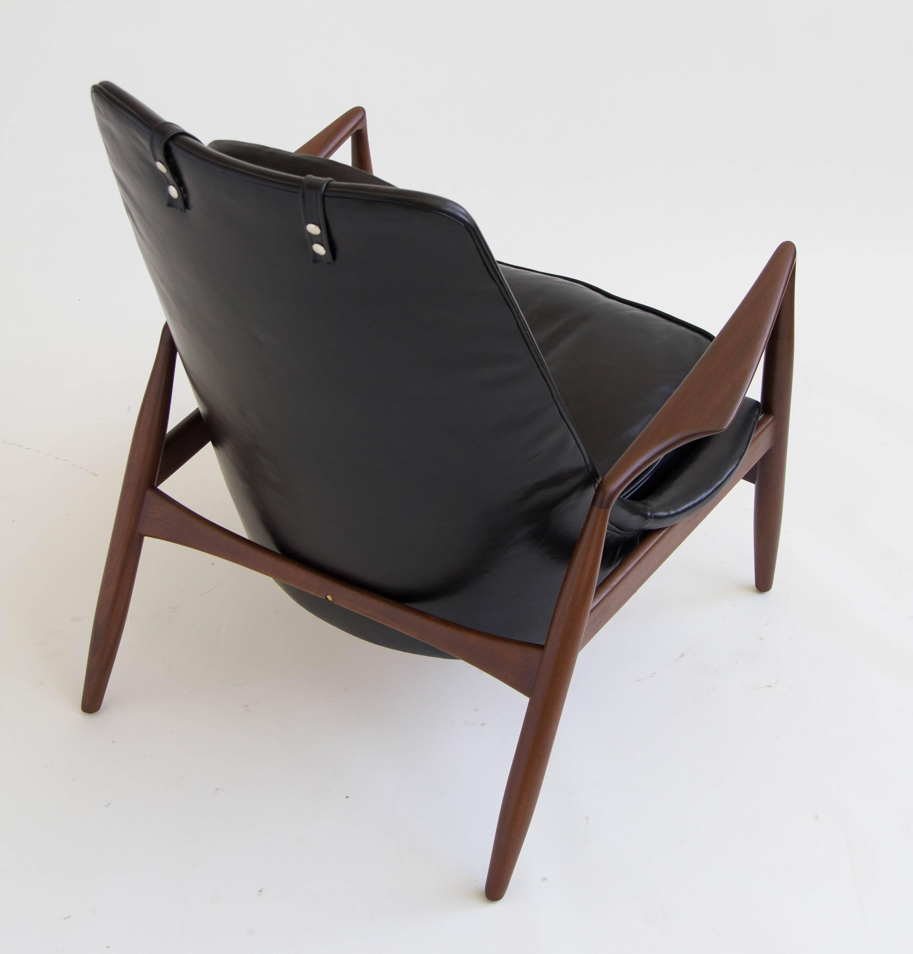 Mid-20th Century Ib Kofod-Larsen Seal Chair
