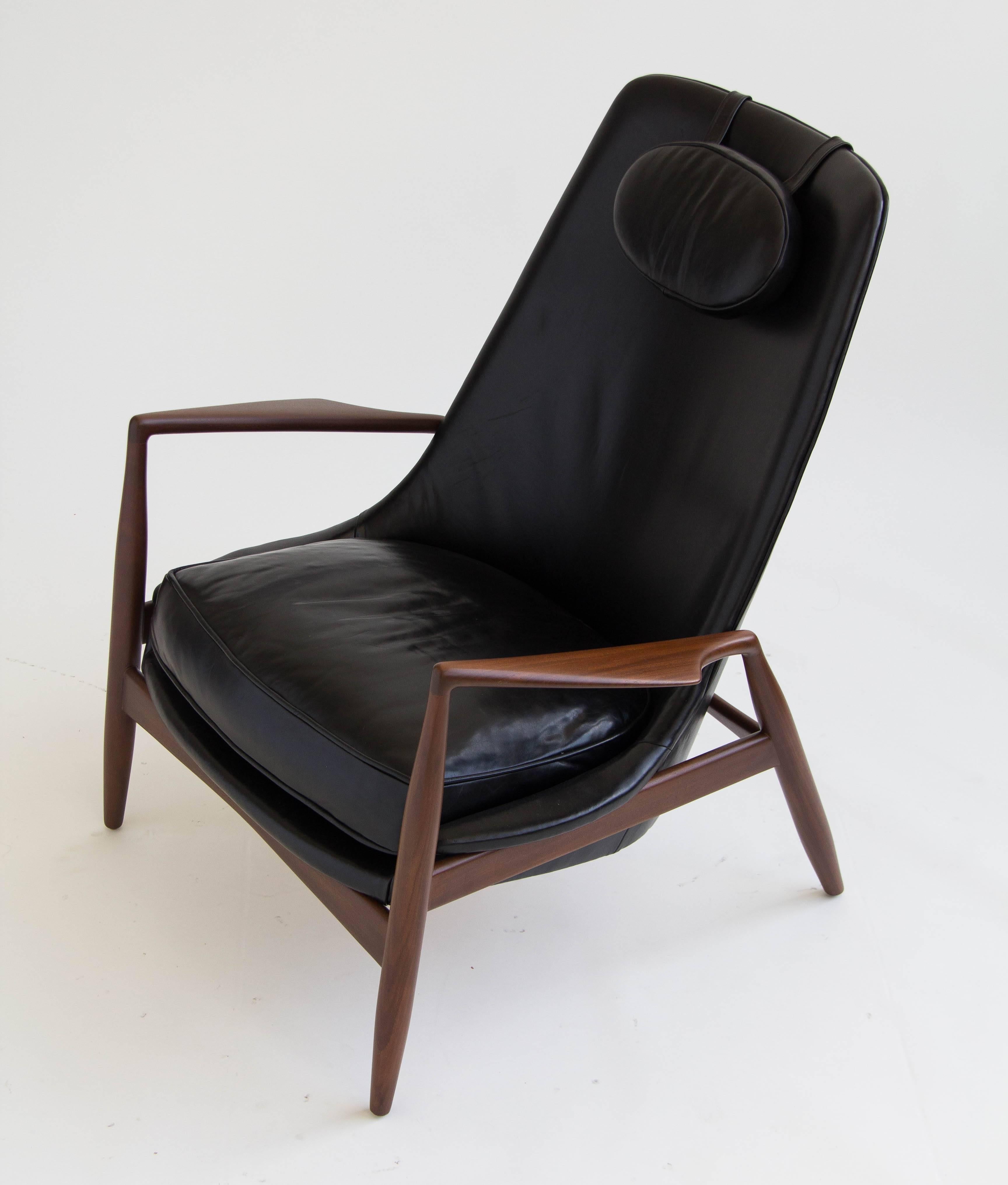 Ib Kofod-Larsen Seal Chair 1