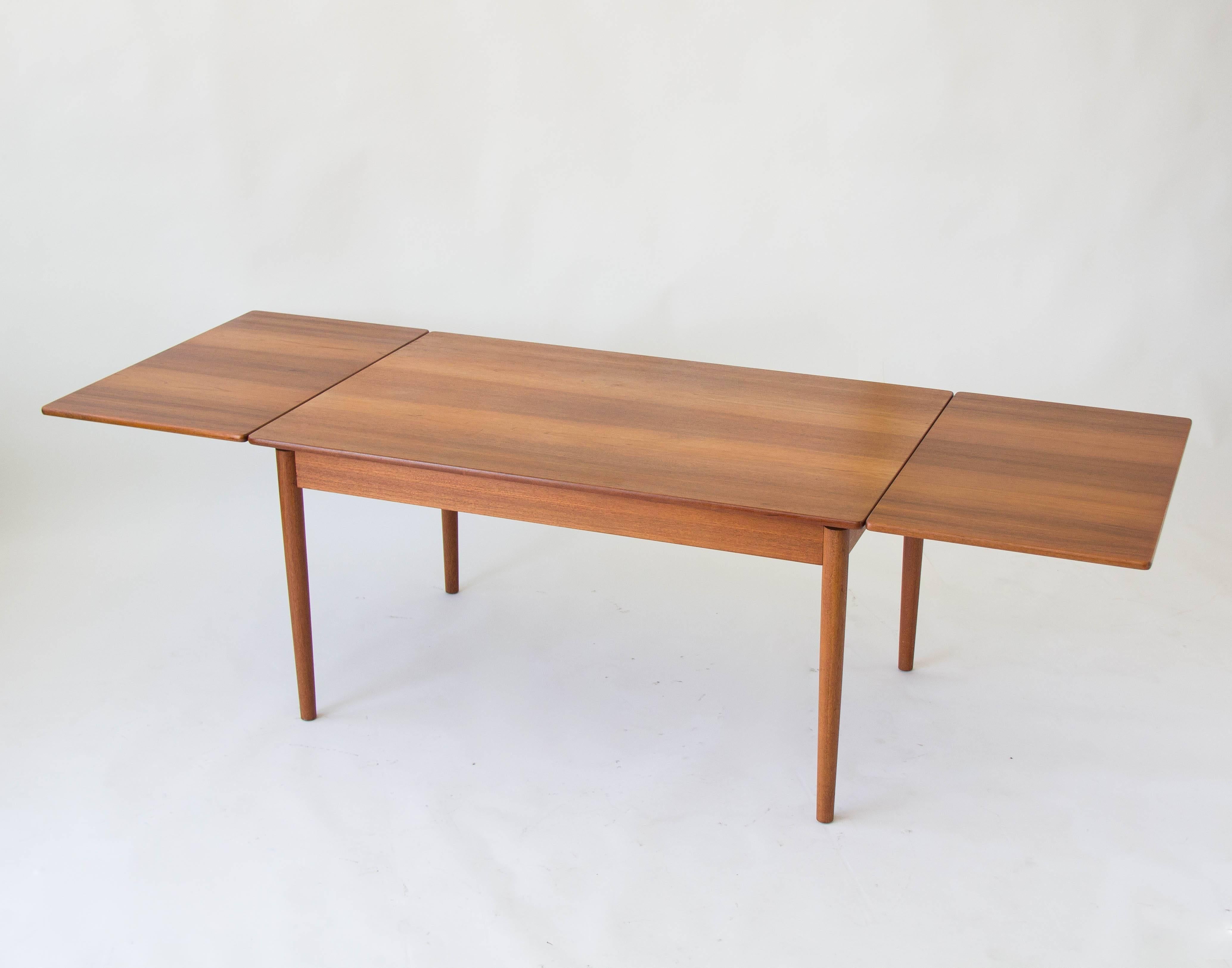 AT-316 Draw Leaf Dining Table by Hans Wegner for Andreas Tuck In Good Condition In Los Angeles, CA