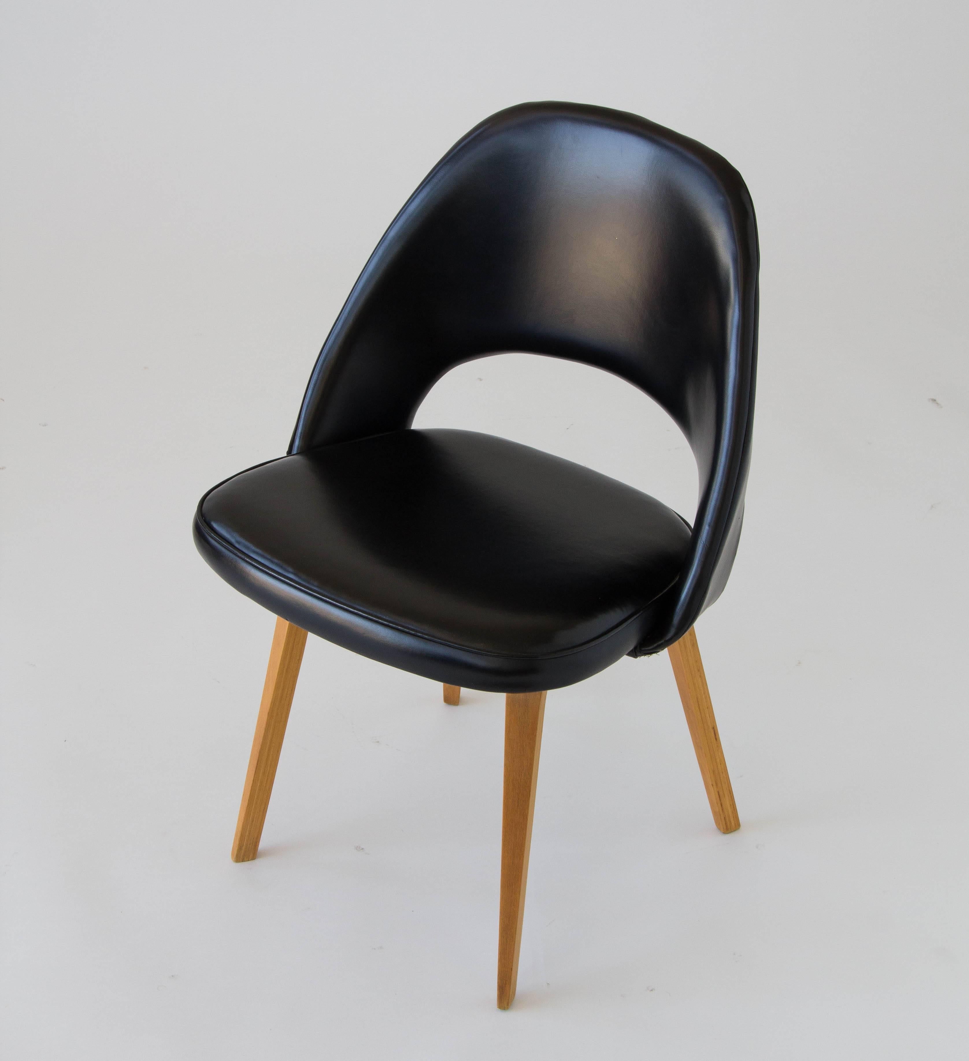 Mid-Century Modern Eero Saarinen Executive or Dining Chair for Knoll