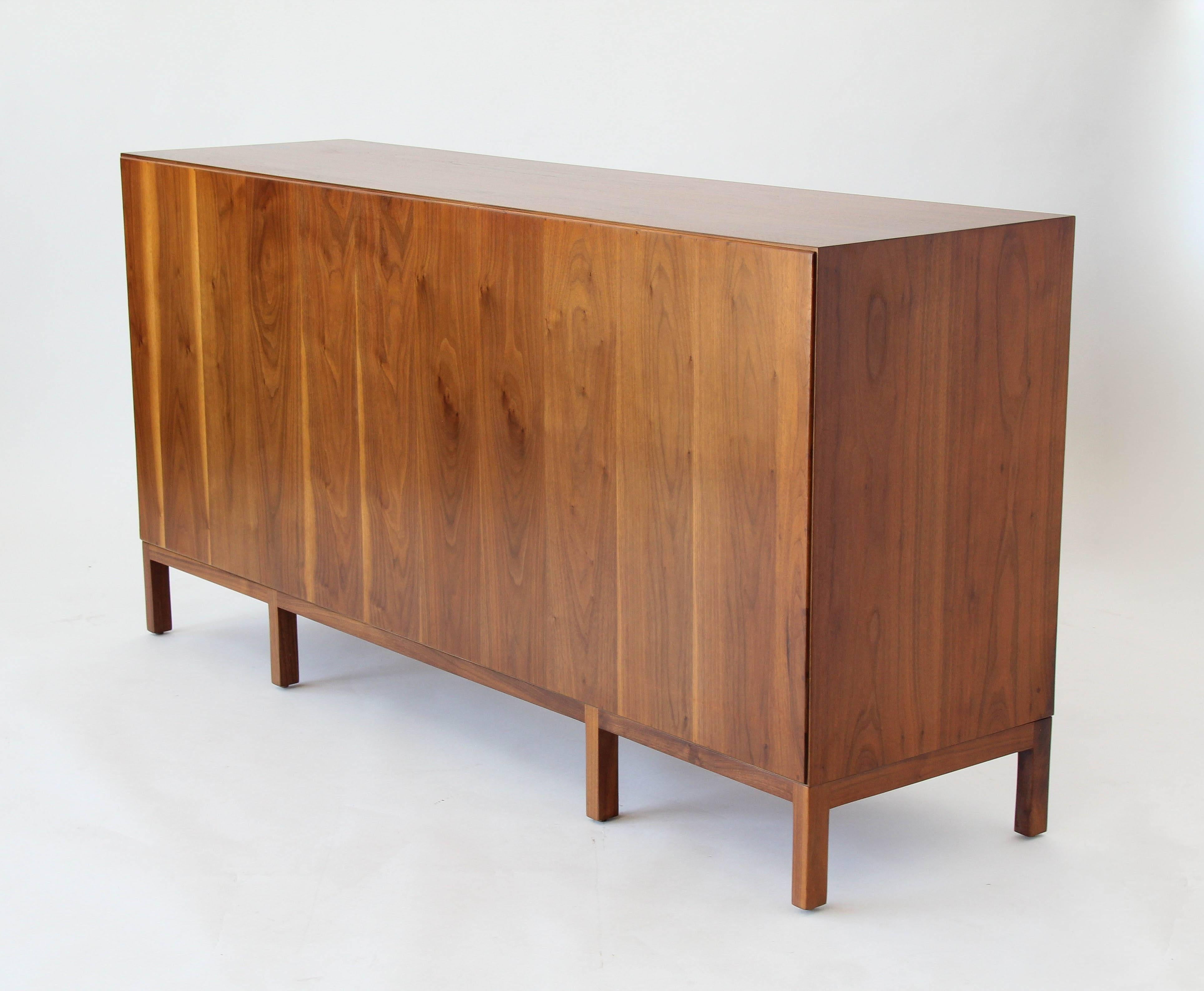 Sideboard in Mahogany and Brass by Edward Wormley for Dunbar In Excellent Condition In Los Angeles, CA