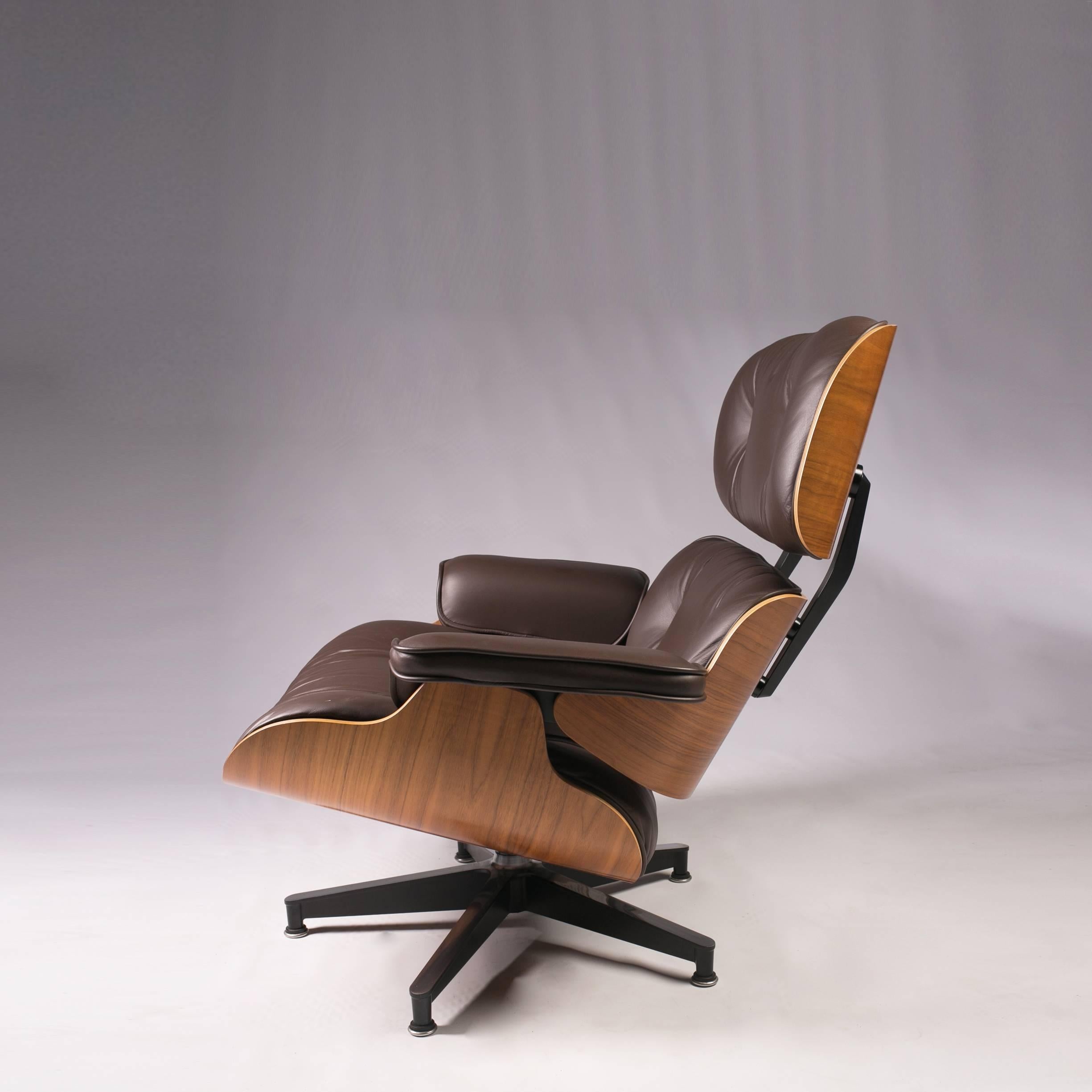 American Mid-Century Modern Chair and Ottoman by Charles and Ray Eames