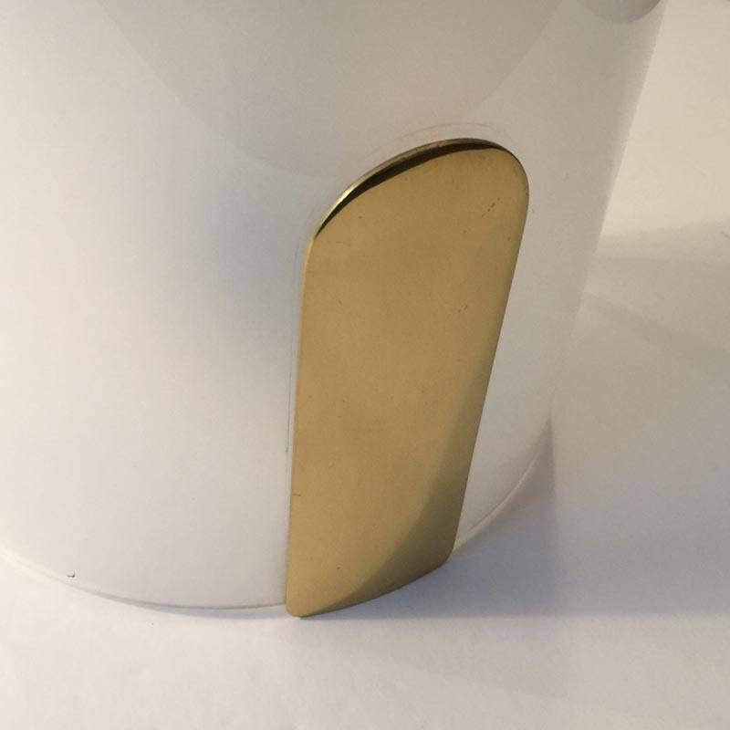 A set of Metalarte wall sconce in brass and plexiglass, Spain. Curved screened plexi glass with solid brass mounts. Steel wall fixture. In perfect condition. Set of six pieces.