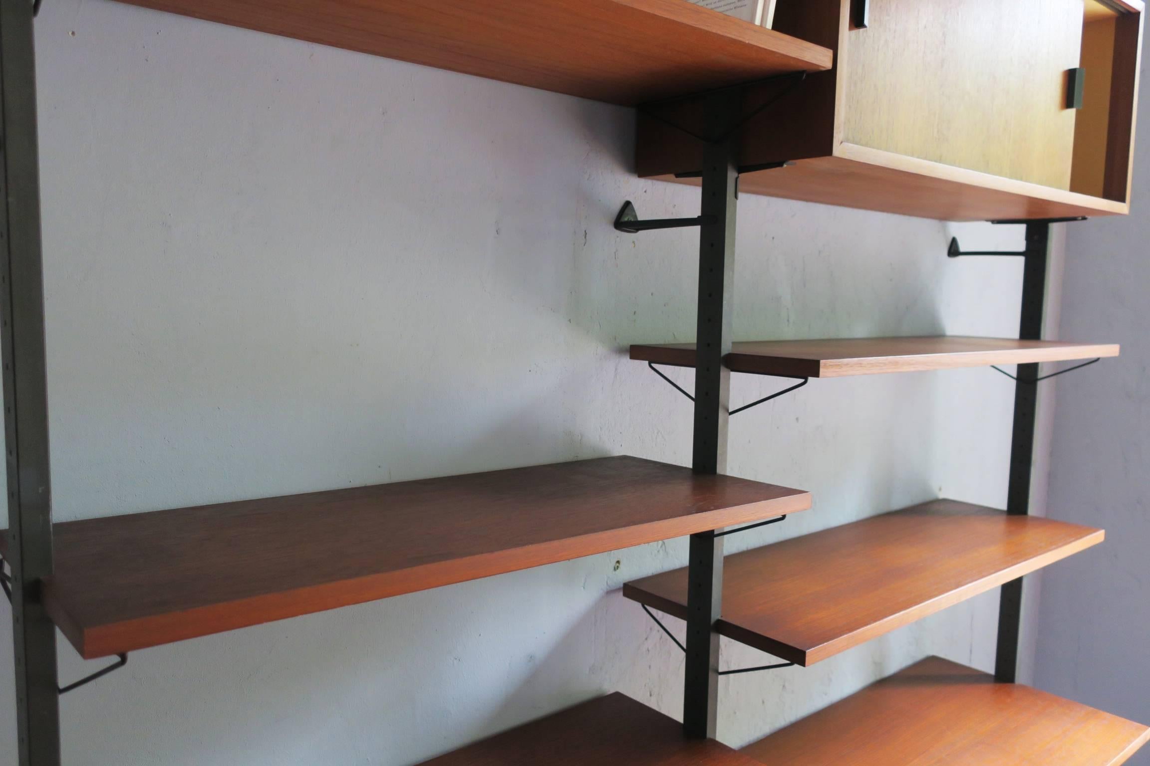 Rare Swedish Teak Modular Shelf System by Olof Pira, 1960s In Good Condition For Sale In Berlin, DE