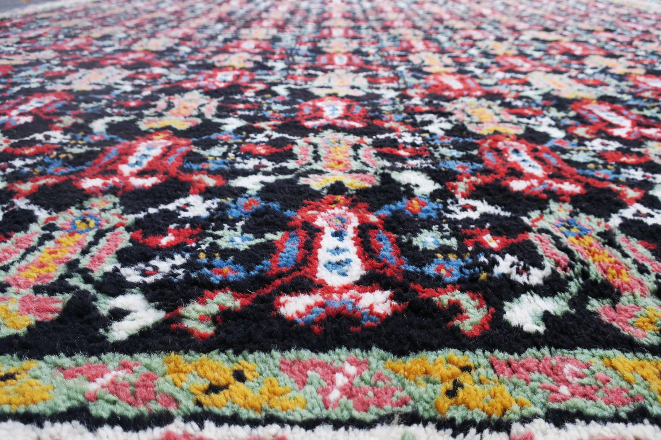 North African Carpet with Multicolored Lattice Pattern on Black Background In Good Condition For Sale In Berlin, DE