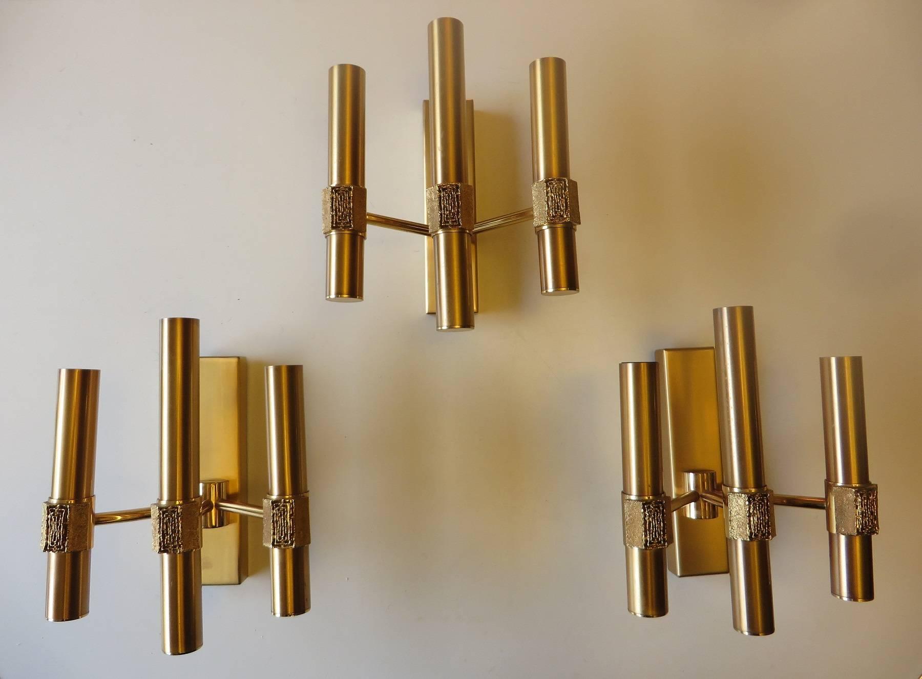 Angelo Brotto Three Midcentury Brass Sconces Finely Decorated For Sale 1