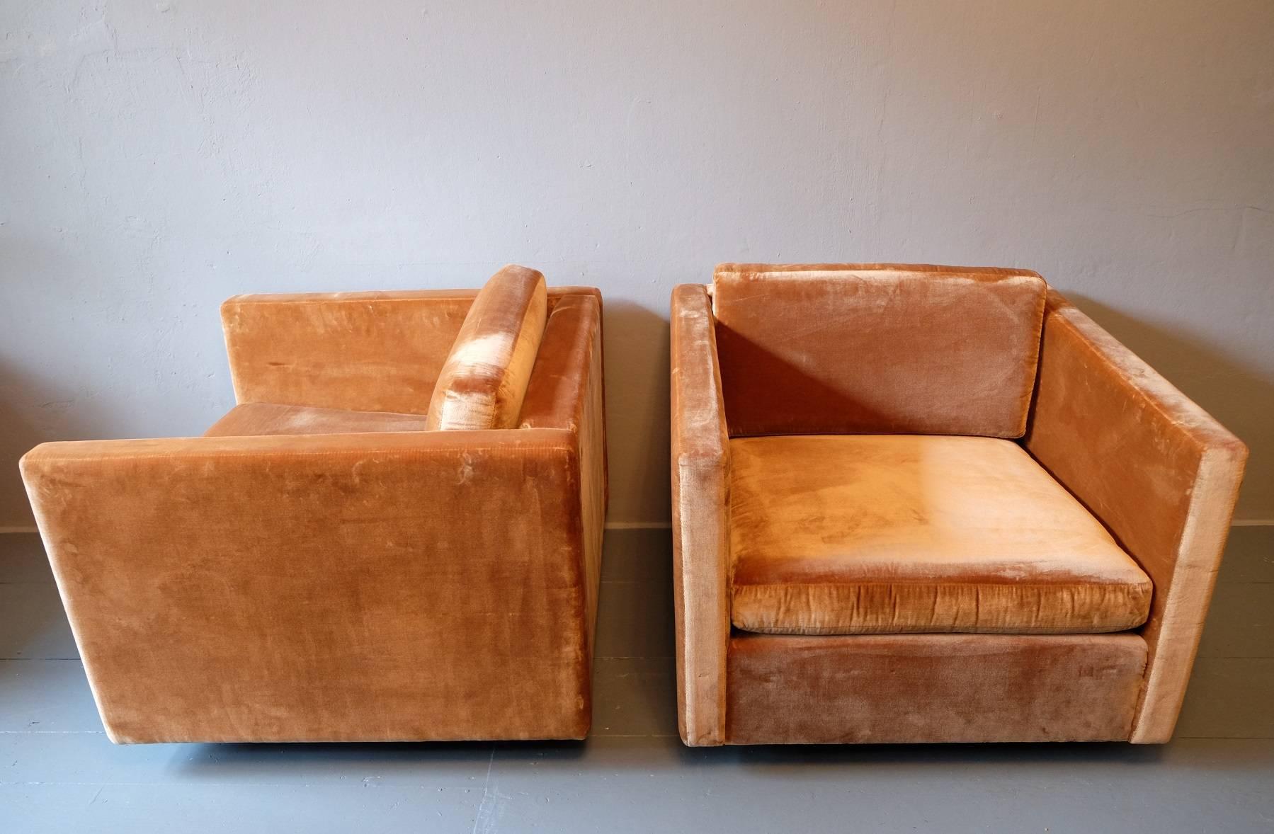 Late 20th Century Knoll Modernist Lounge Chairs in Shimmering Mohair by Charles Pfister