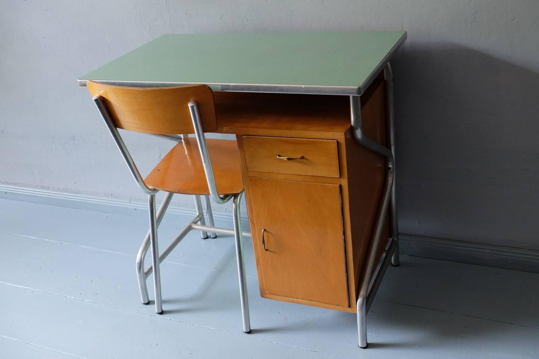 Italian Small Desk and Chair Metal and Formica, 1950s In Good Condition In Berlin, DE