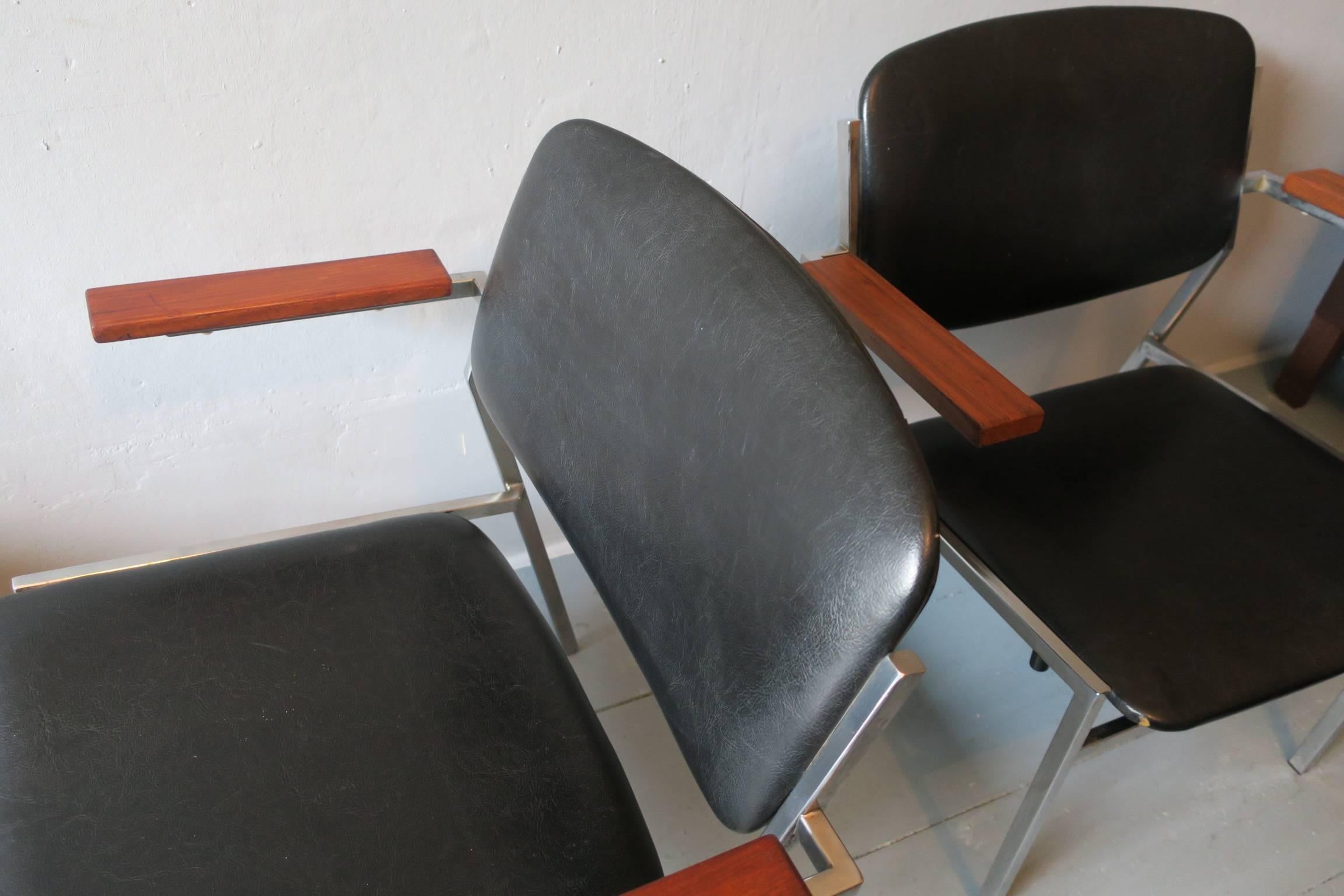 Pair of cocktail or lounge chairs with low seats, from the 1960s.
Made of steel with black faux leather seats and backs.

Attributed to Martin Visser.

Slightly differing sizes:
66 cm wide x 58 cm deep x 74 cm high x 39 cm seat height.
69 cm
