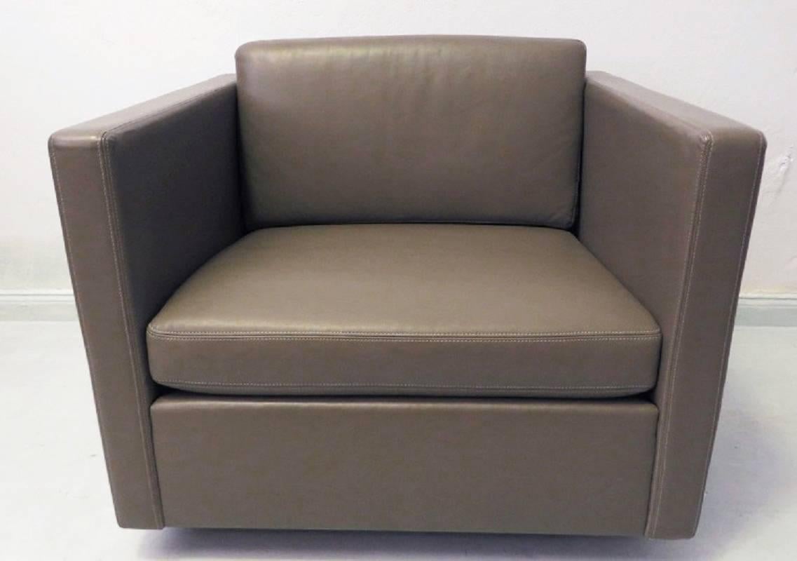 Modernist Leather Lounge Chair by Charles Pfister for Knoll (3 available) 1