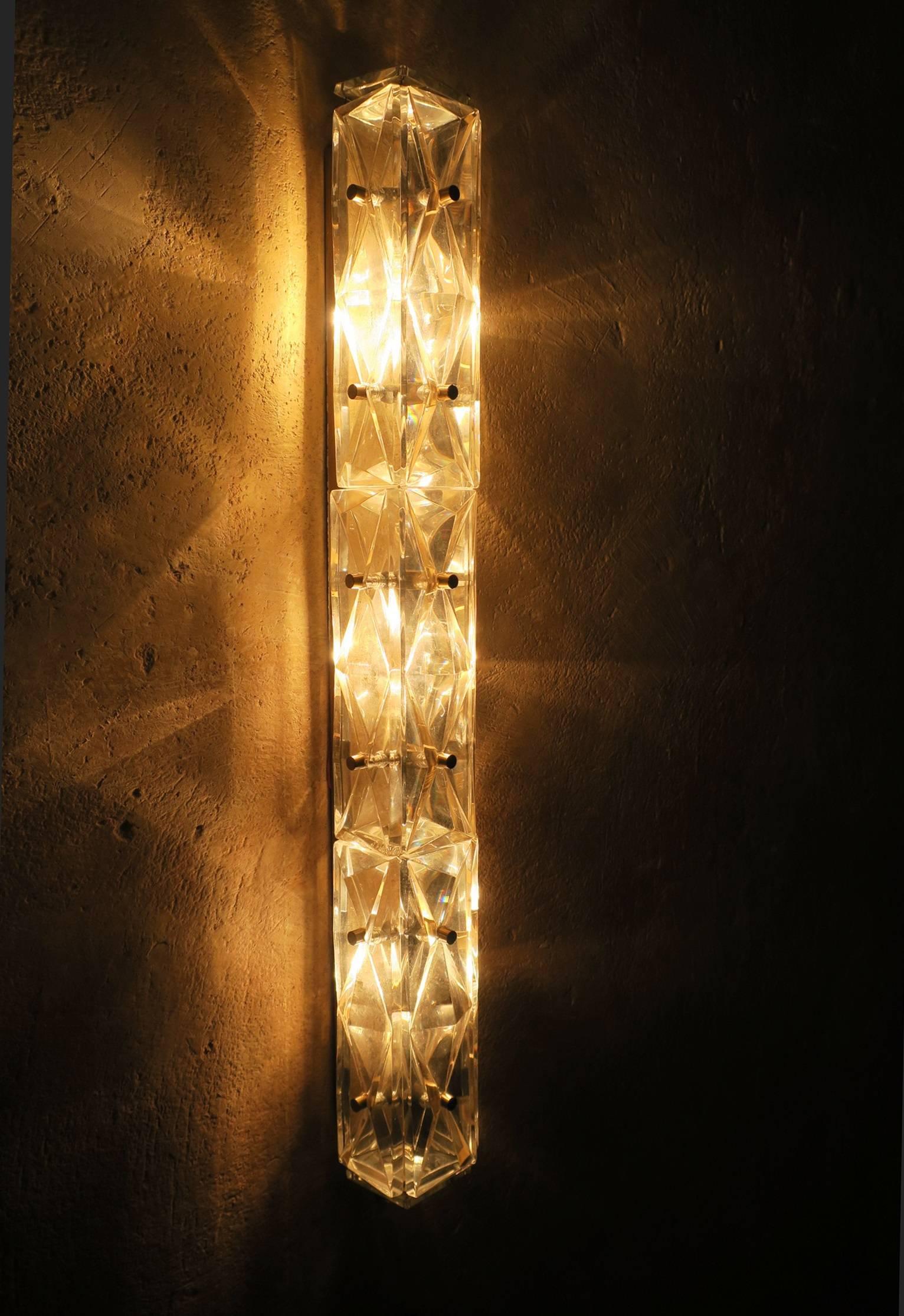 Facet Cut Glass and Brass Wall Light or Sconce  For Sale 3