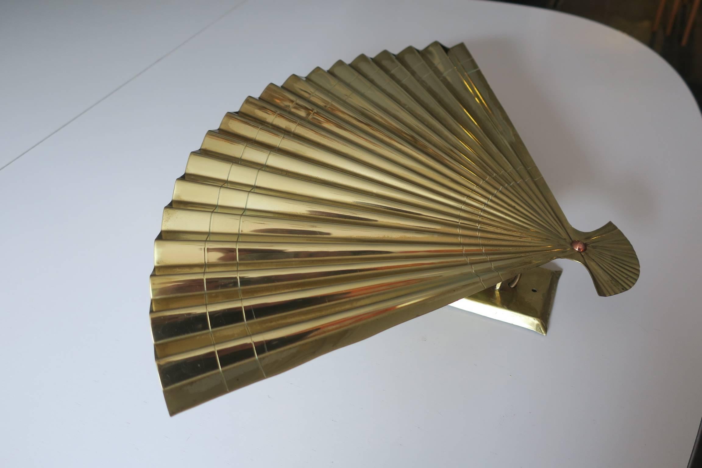 Fine Italian Brass Fan Sconce, Mid-Century For Sale 3