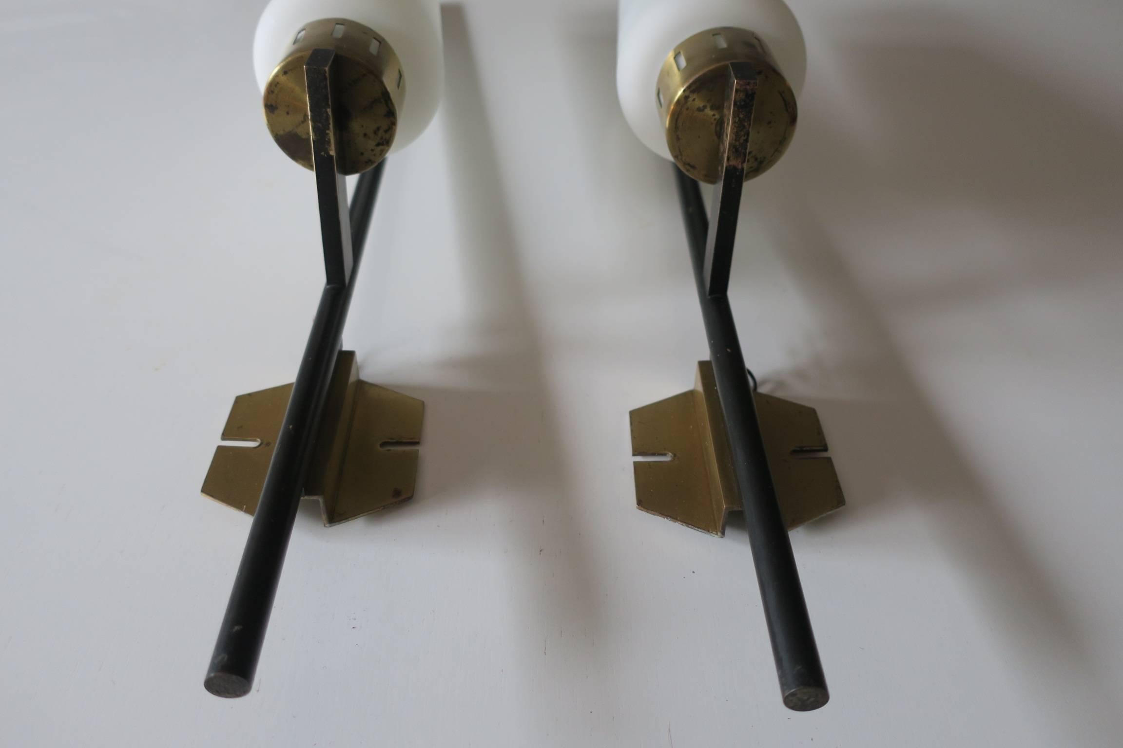 Pair of Mid Century Italian Brass and Glass Sconces For Sale 2