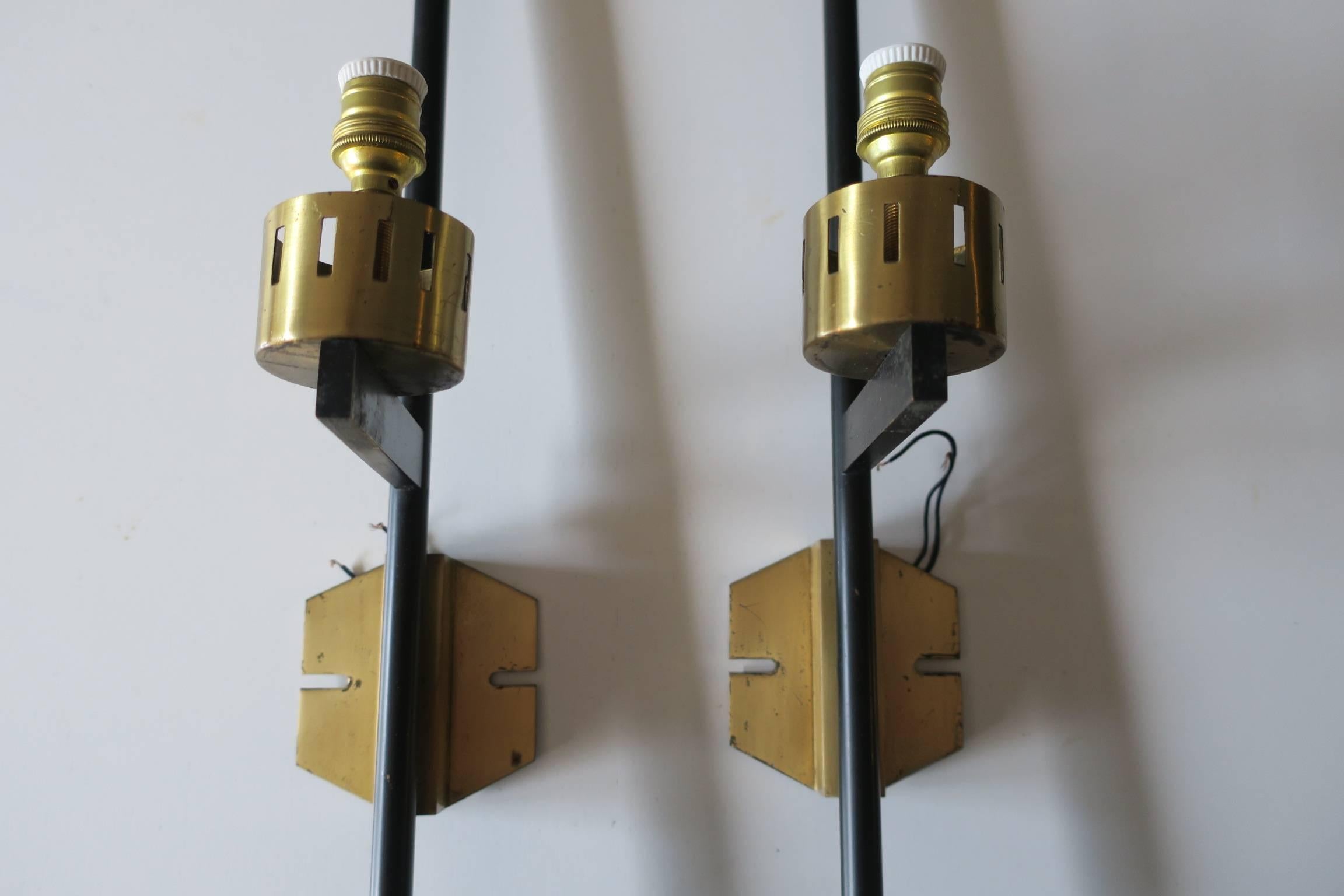 Pair of Mid Century Italian Brass and Glass Sconces For Sale 6