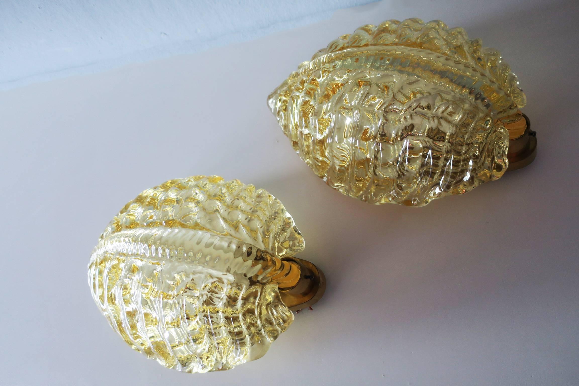 Pair of Turtle-Shaped Orrefors Amber Glass and Brass Sconces, 1960 In Good Condition For Sale In Berlin, DE