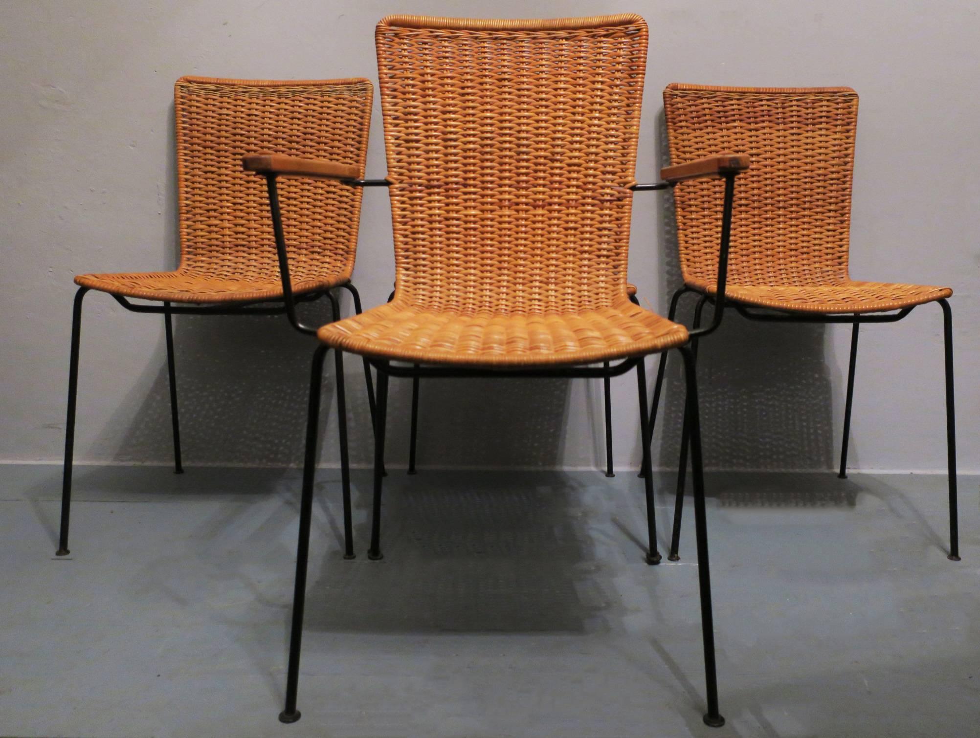 Set of Four Rattan and Iron Dining Chairs One with Armrests, Midcentury In Good Condition For Sale In Berlin, DE