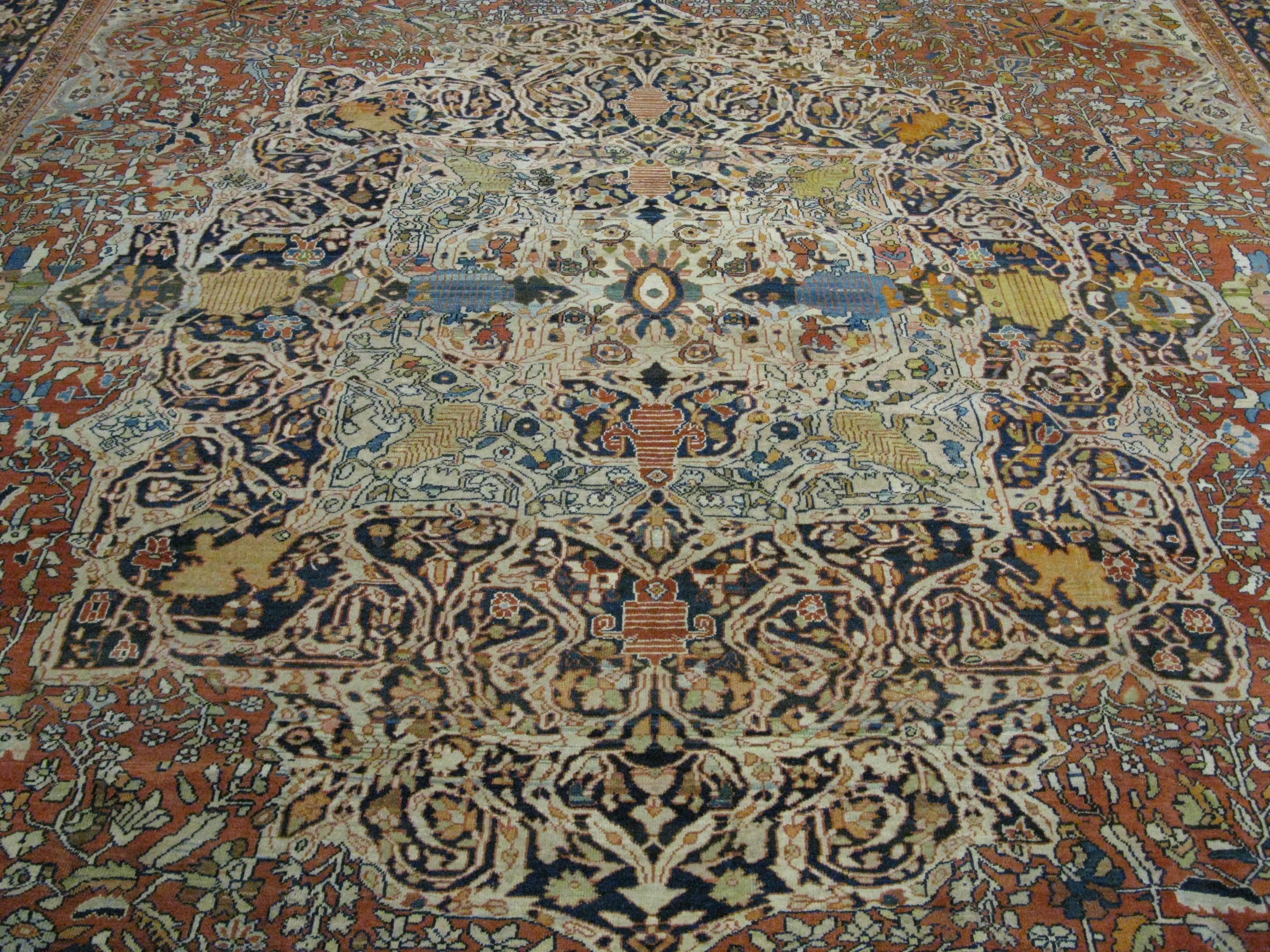 Large Antique Hand-Knotted Persian Sarouk Farahan Rug In Excellent Condition In Atlanta, GA