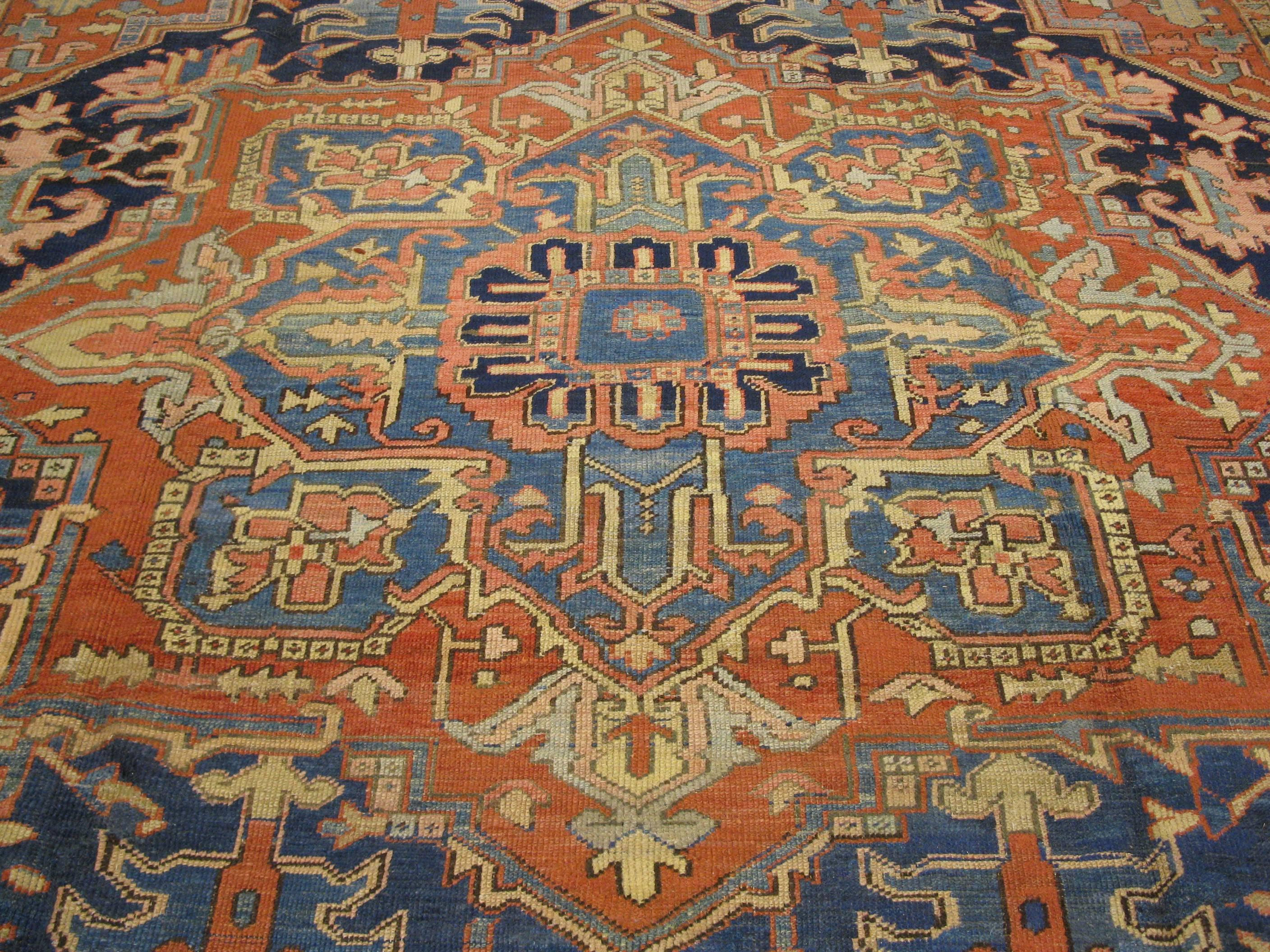 Heriz Serapi Antique Hand-Knotted Wool Blue Persian Heriz Rug For Sale