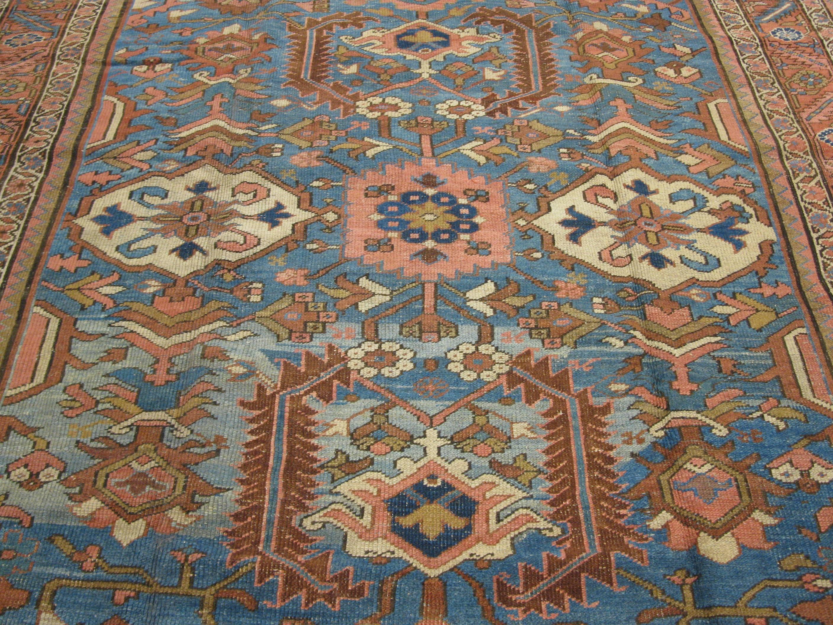 Antique Room Size Hand-Knotted Blue Wool Persian Serapi Rug In Good Condition In Atlanta, GA