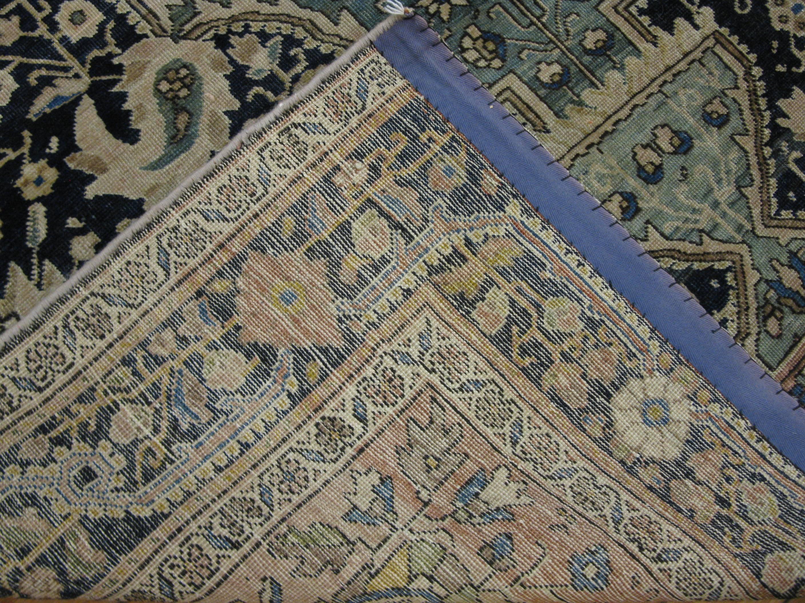 Antique Hand Knotted Navy Blue Wool Persian Sarouk Farahan Rug In Excellent Condition In Atlanta, GA