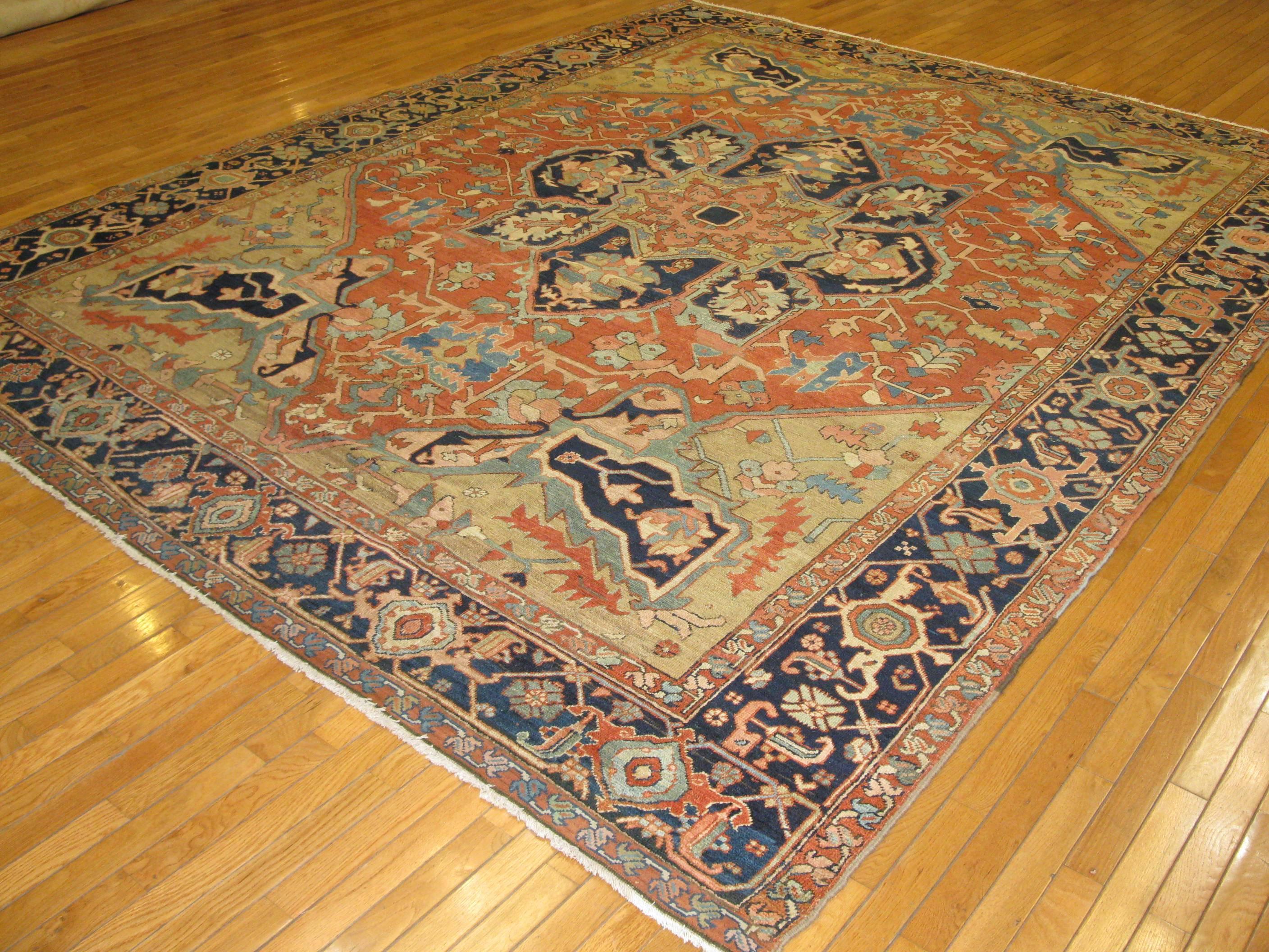 Late 19th Century Antique Persian Serapi Rug For Sale 1