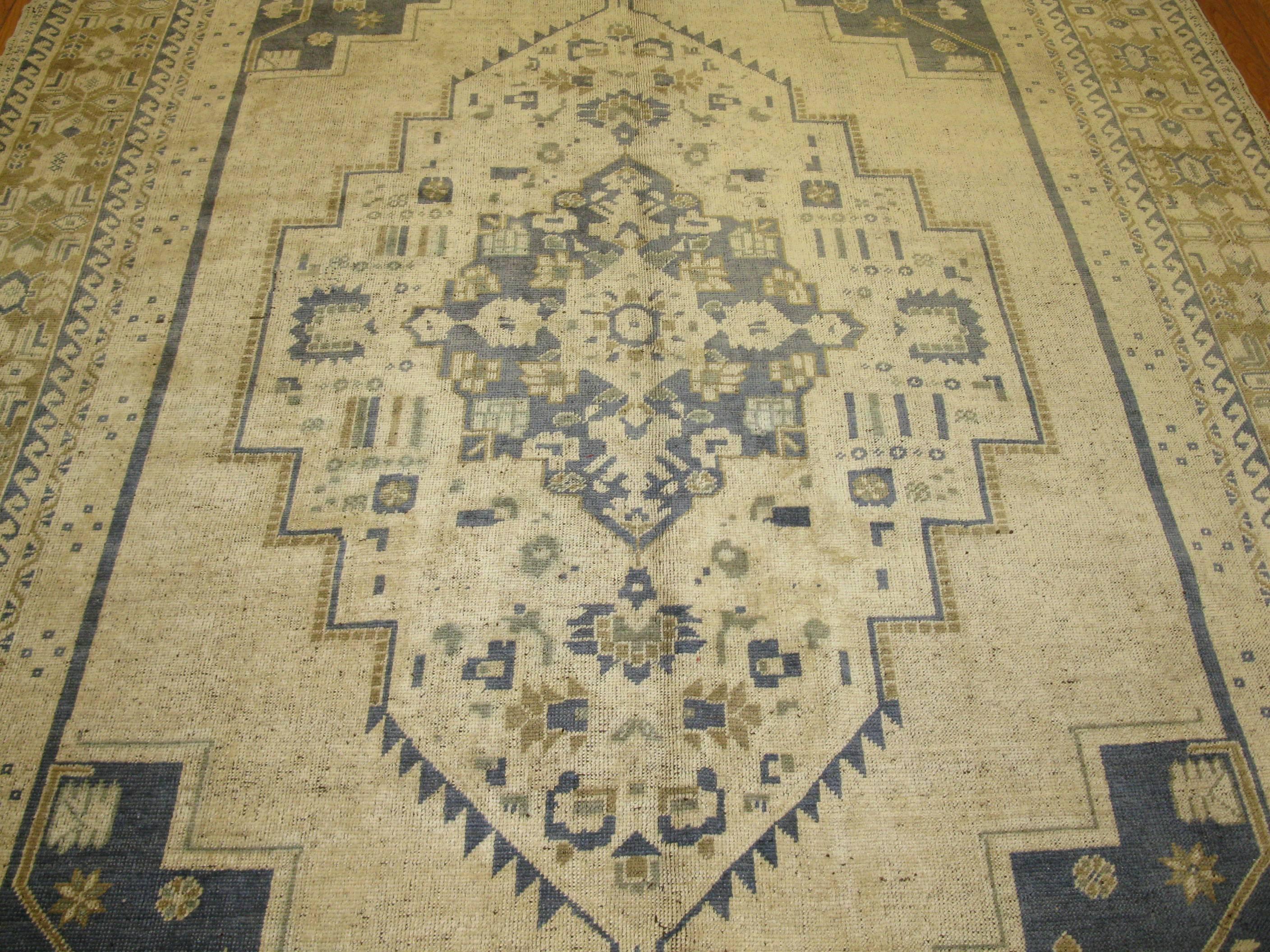 hand knotted turkish rugs