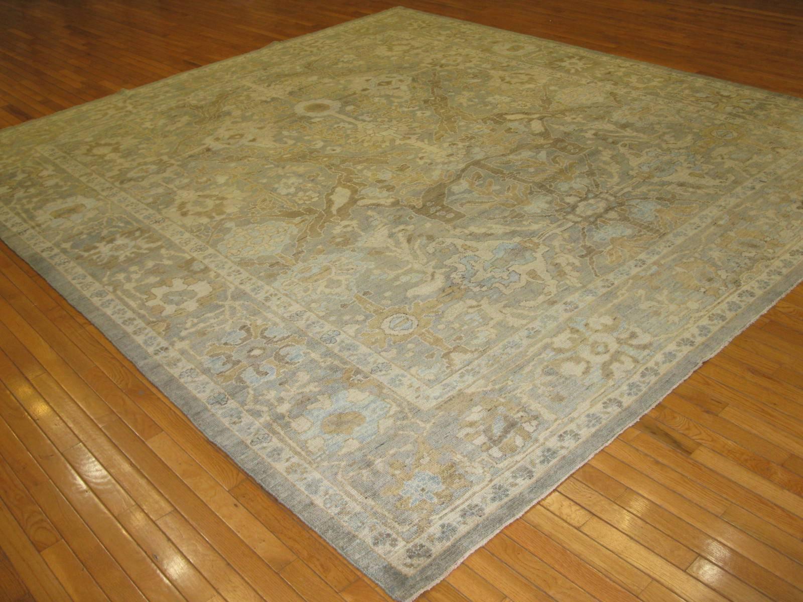 Hand-Knotted Persian Sultanabad Rug 1