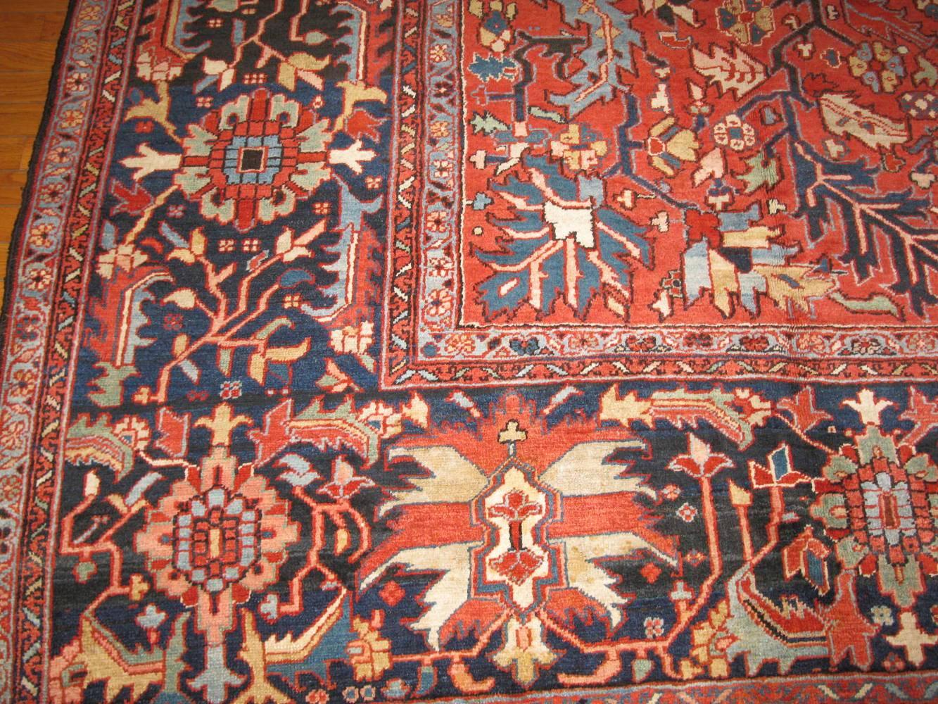 Antique Hand Knotted Persian Heriz Rug In Excellent Condition In Atlanta, GA