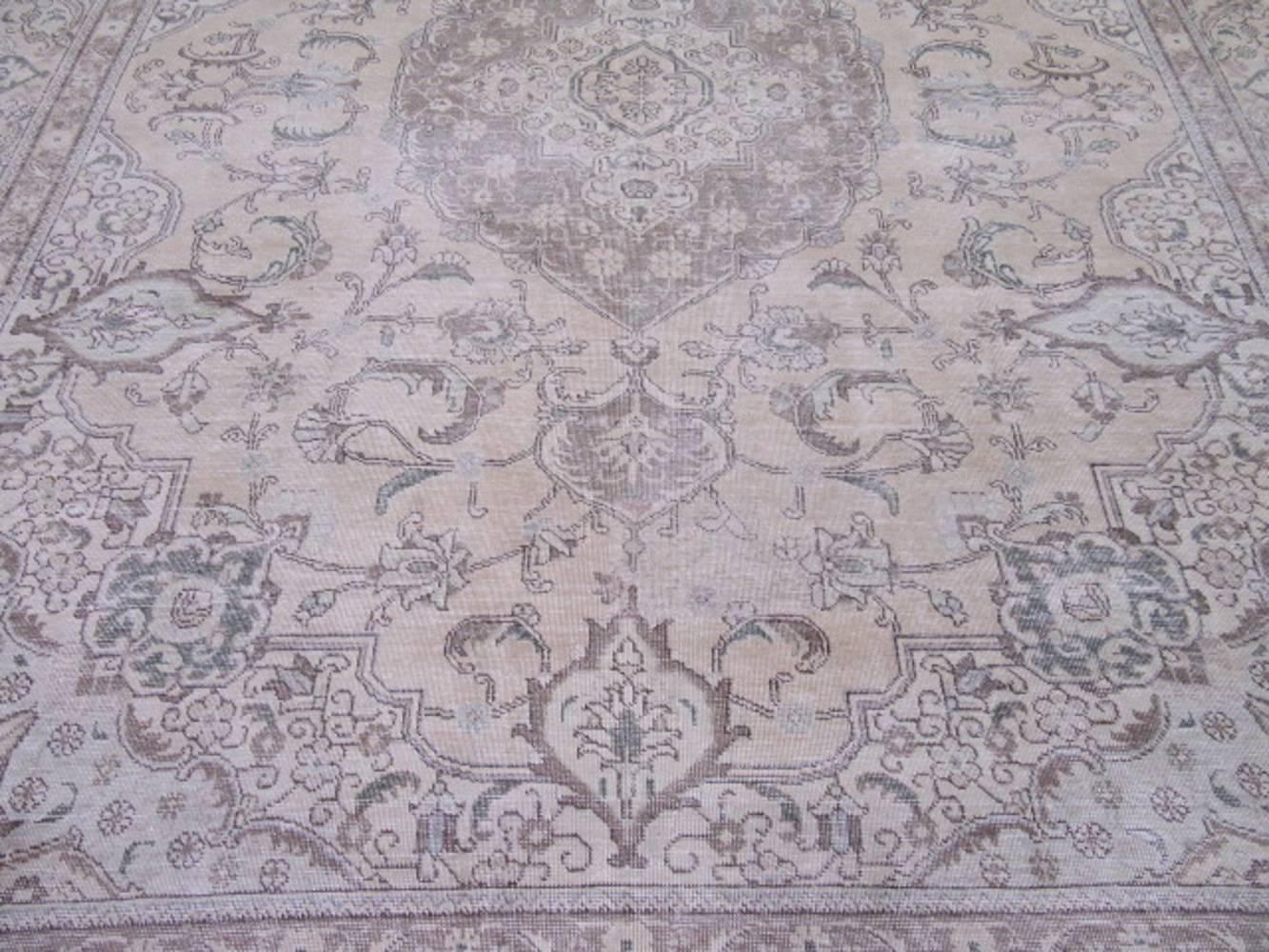 Large Distressed Hand-Knotted Persian Tabriz Rug In Distressed Condition In Atlanta, GA