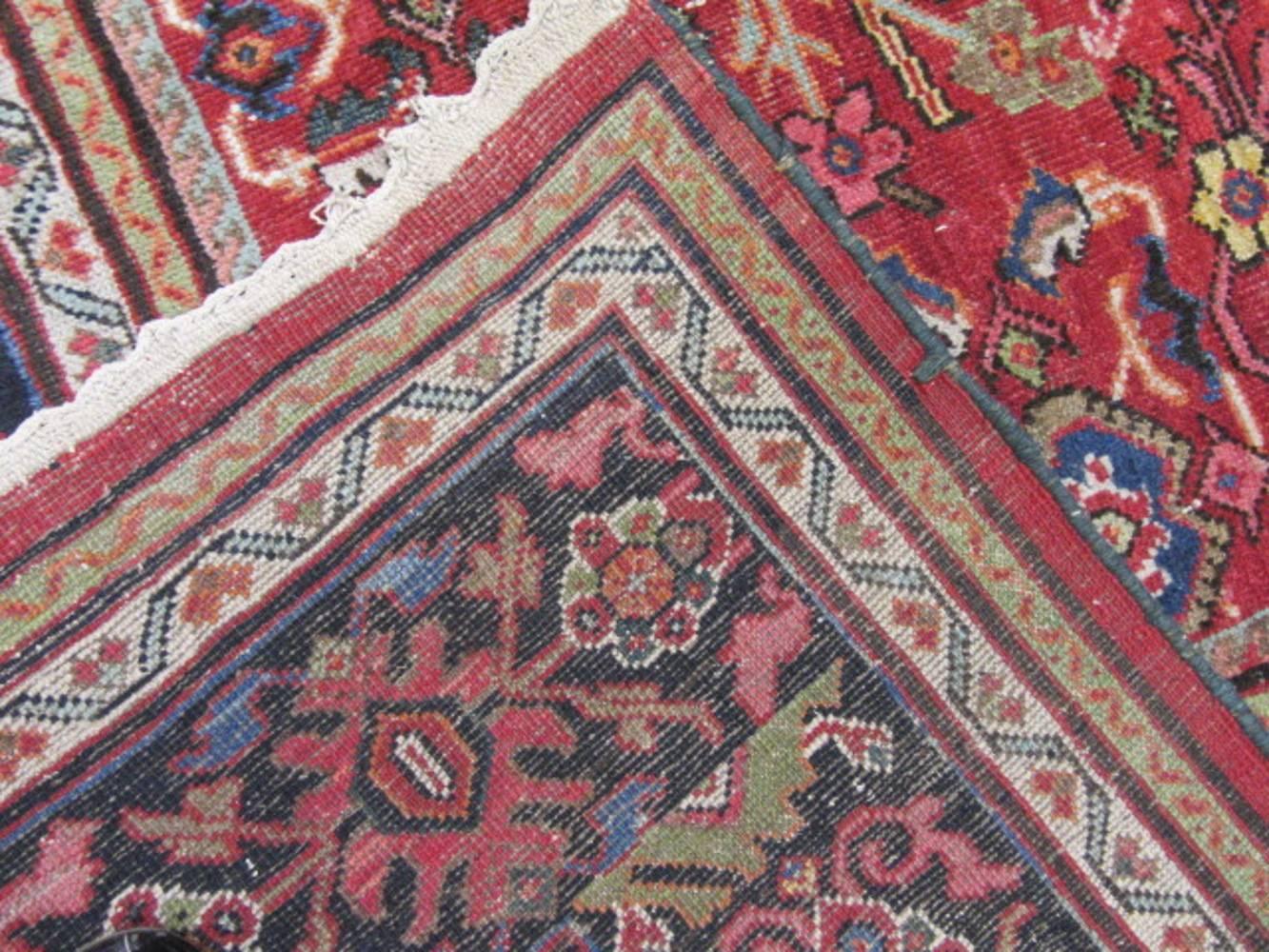 Antique Persian Mahal Rug In Excellent Condition For Sale In Atlanta, GA