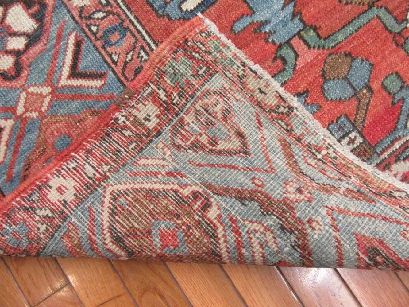 Antique Persian Heriz Rug In Excellent Condition For Sale In Atlanta, GA